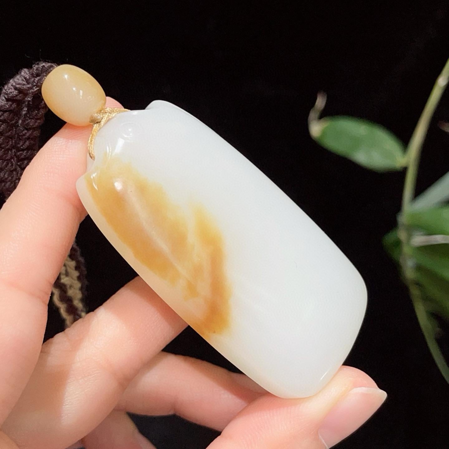 和田玉糖羊脂白玉无事牌挂件90881312（51.0g） – 厚德载玉