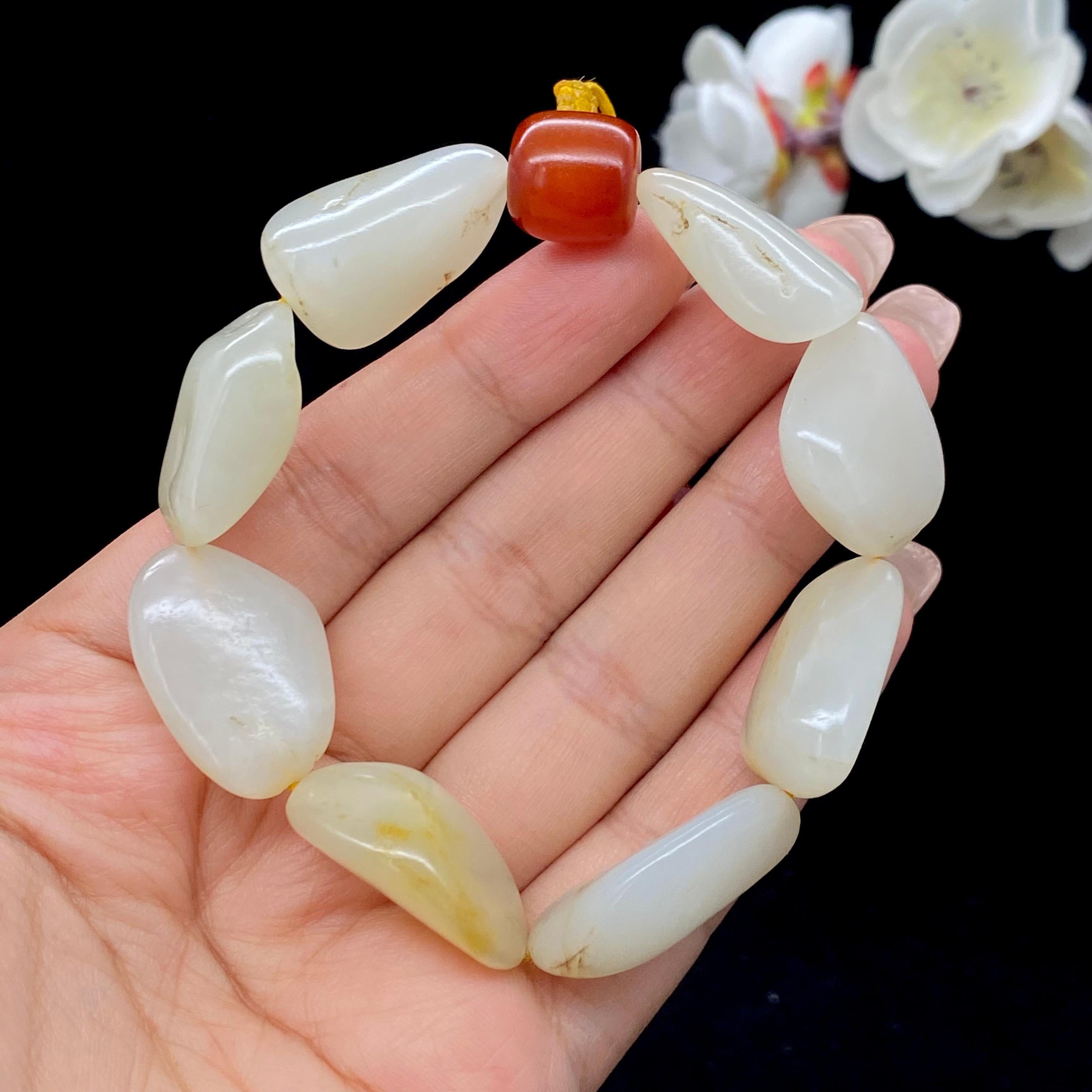 和田玉白玉带黄皮籽料【精品手串】（54.1g）