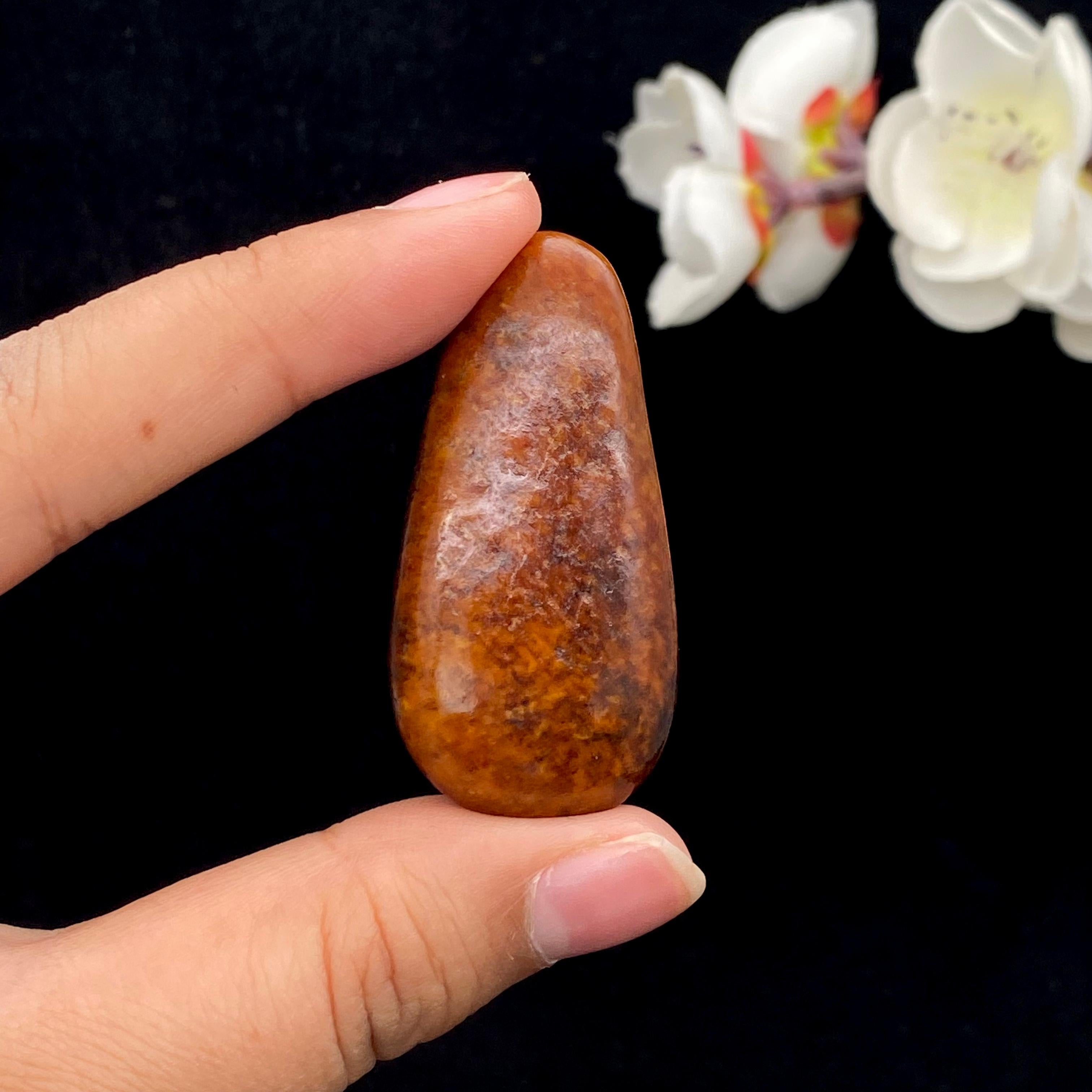 和田玉红沁皮籽料挂件（18.4g）