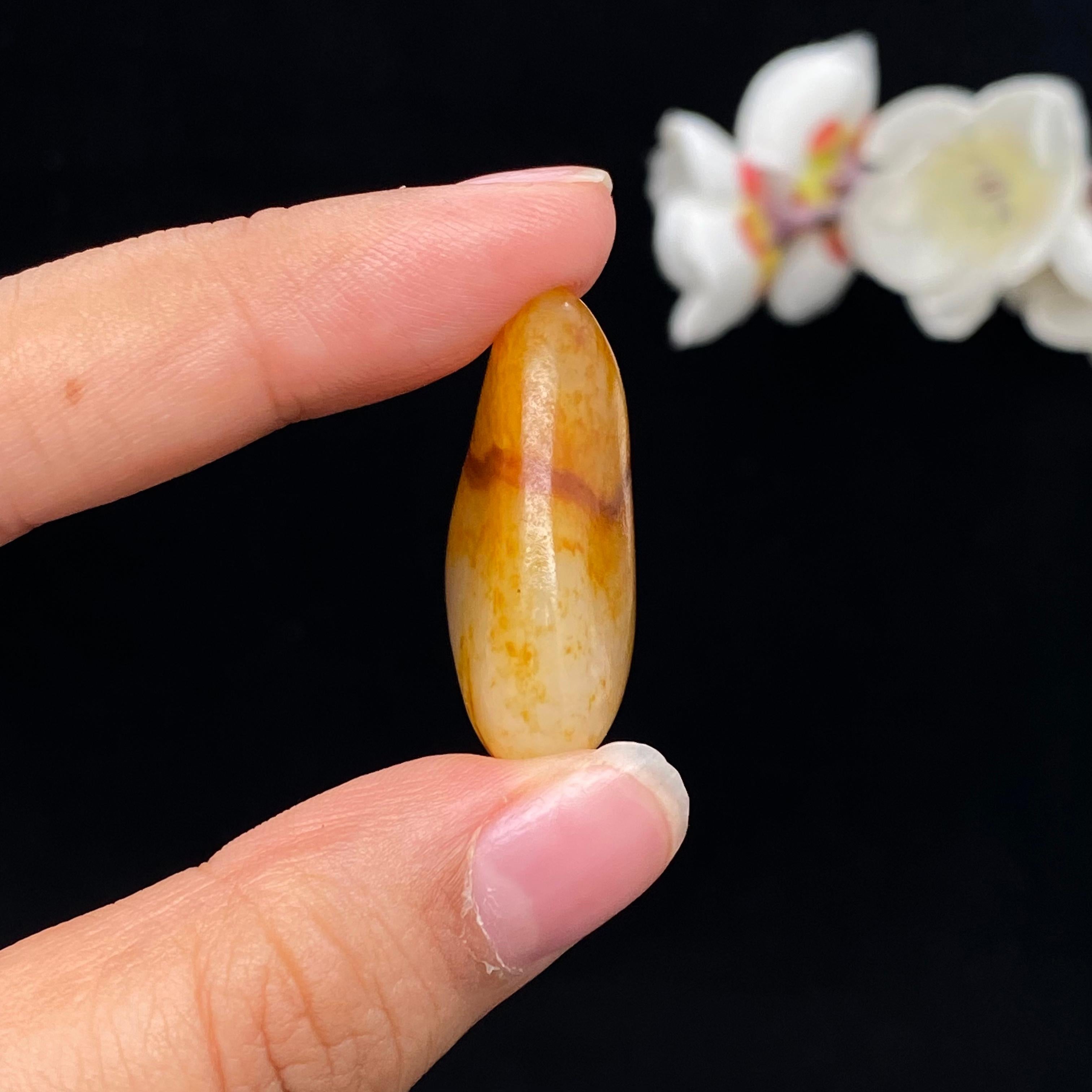 和田玉聚黄皮籽料吊坠籽（11.3g）