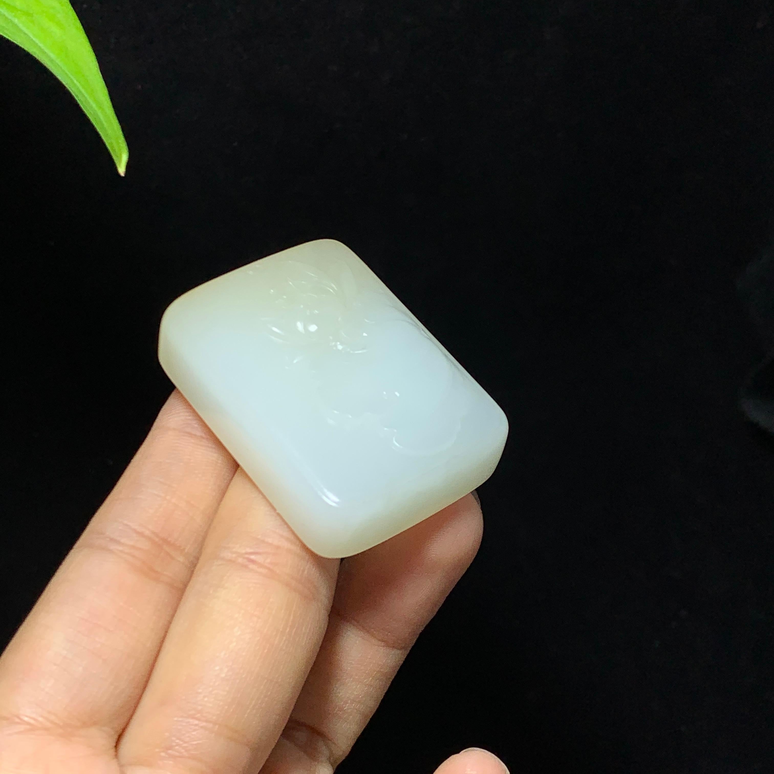 糖白玉花开富贵无事牌（48.5g）