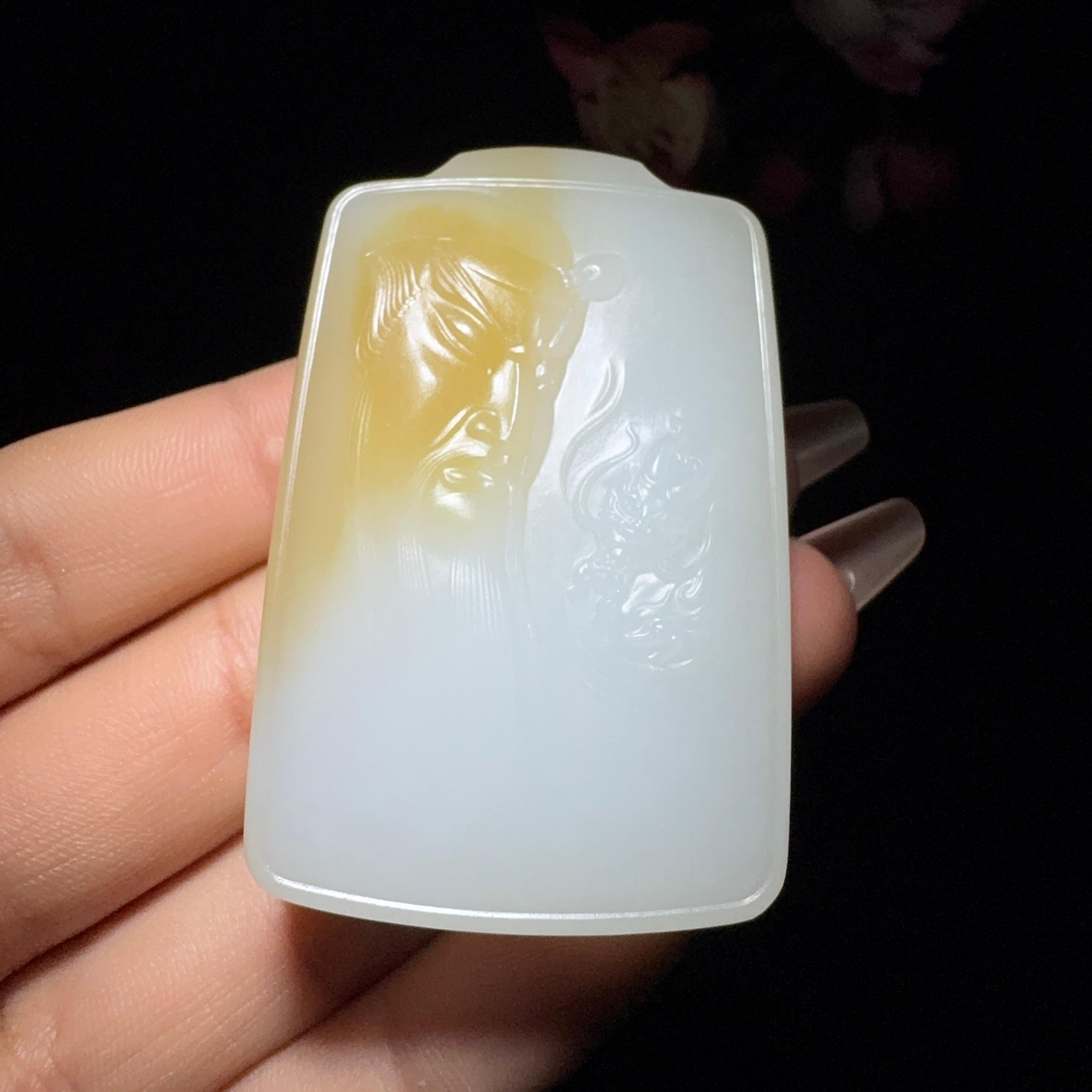和田玉糖白挂件关公（70.8g）