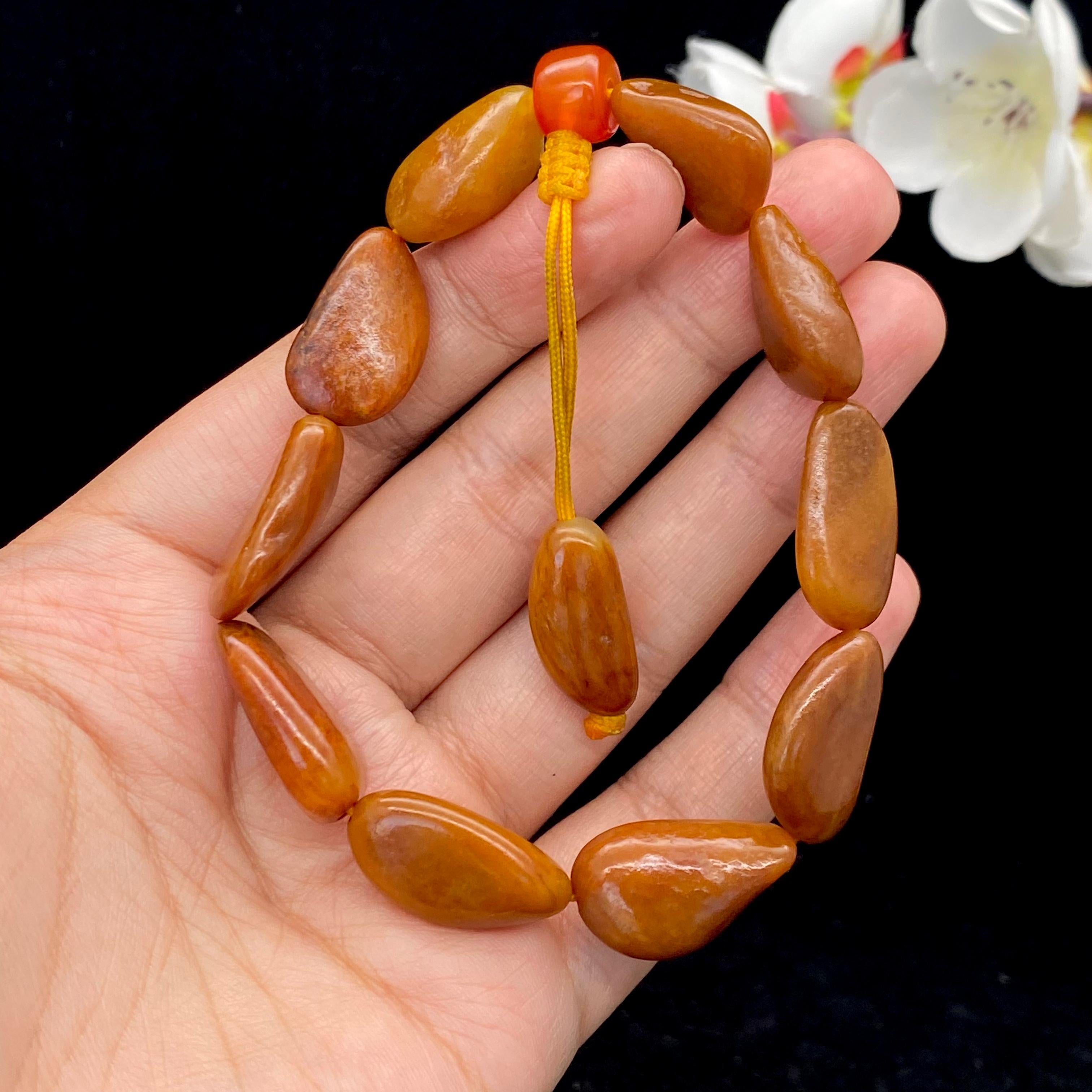 和田玉黄沁皮【精品手串】（34.8g） – 厚德载玉