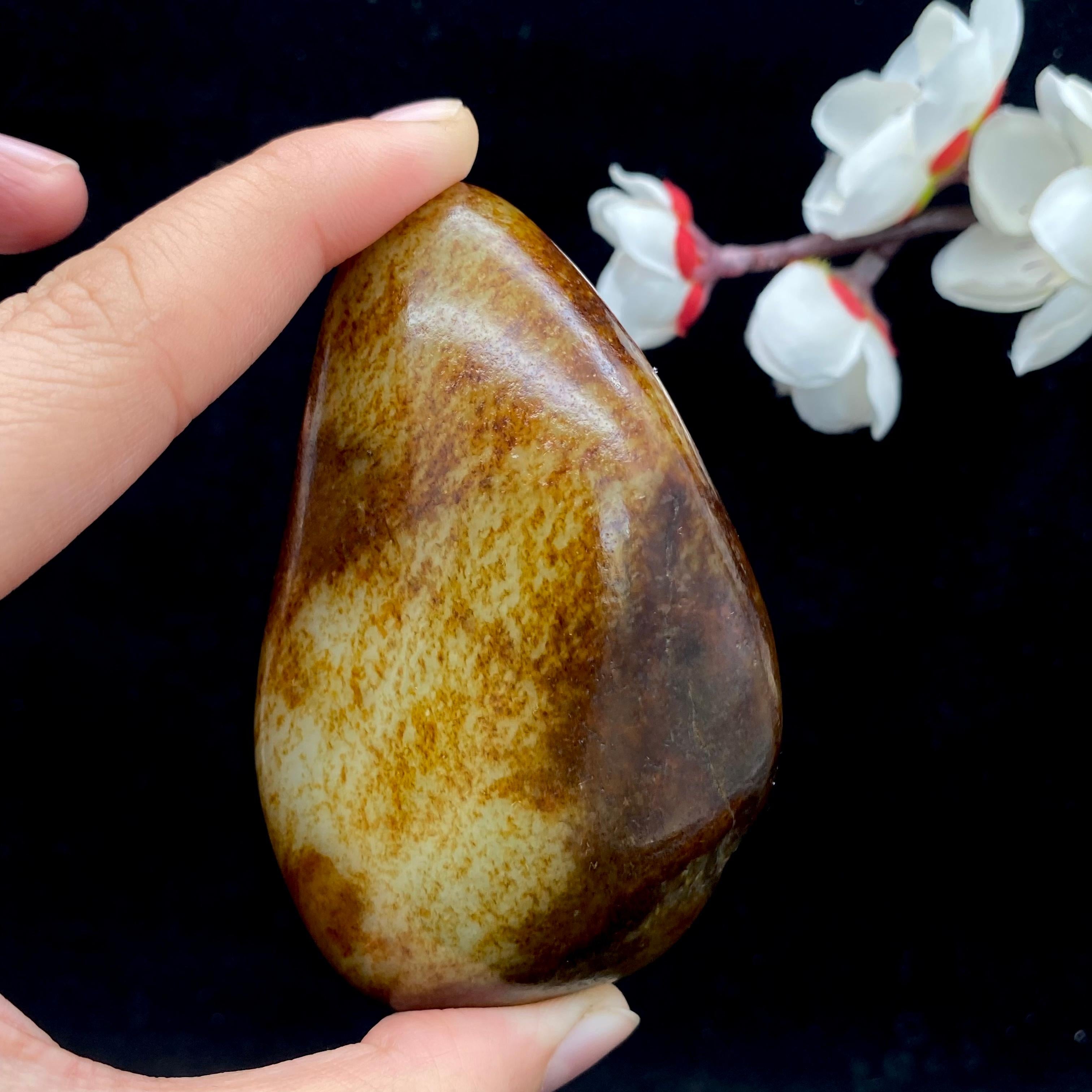 和田玉聚红皮籽料原石（178.9g）