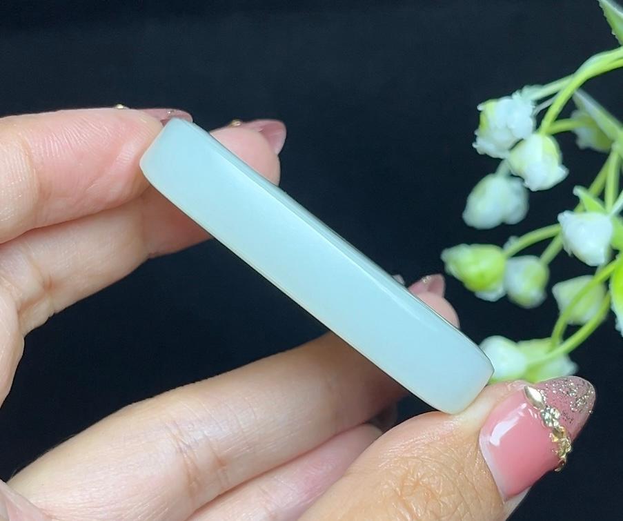 和田玉平安无事牌（50.0g）
