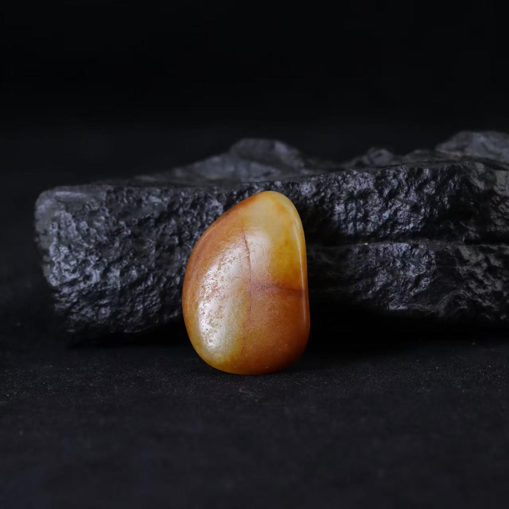 和田玉黄皮籽料（15.93g）