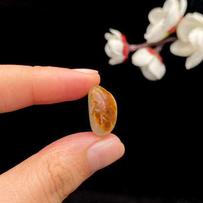 和田玉聚黄皮籽料原石（3.3g）
