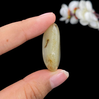 和田玉秋梨皮籽料原石（13.8g）