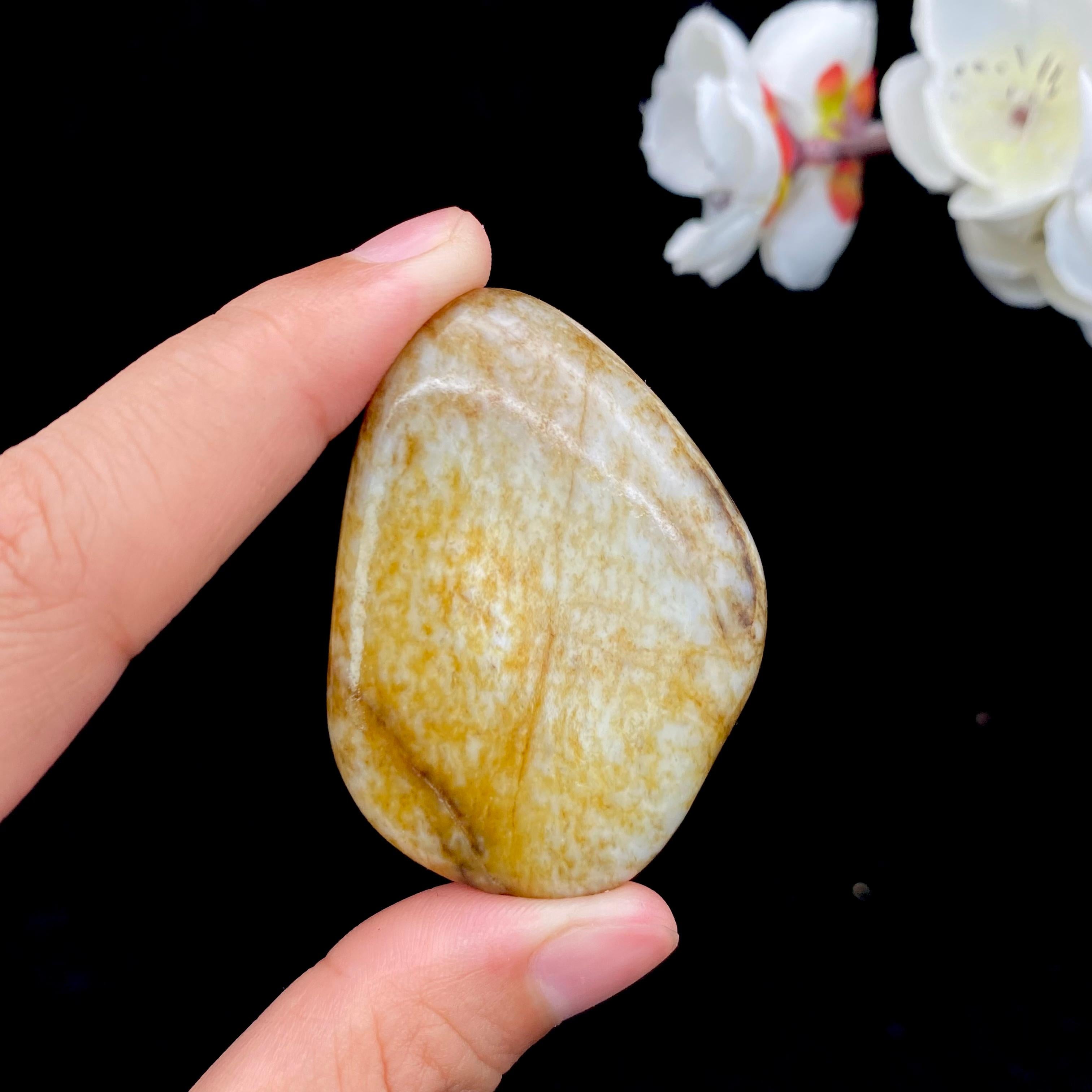 和田玉秋梨皮籽料原石（40.2g）