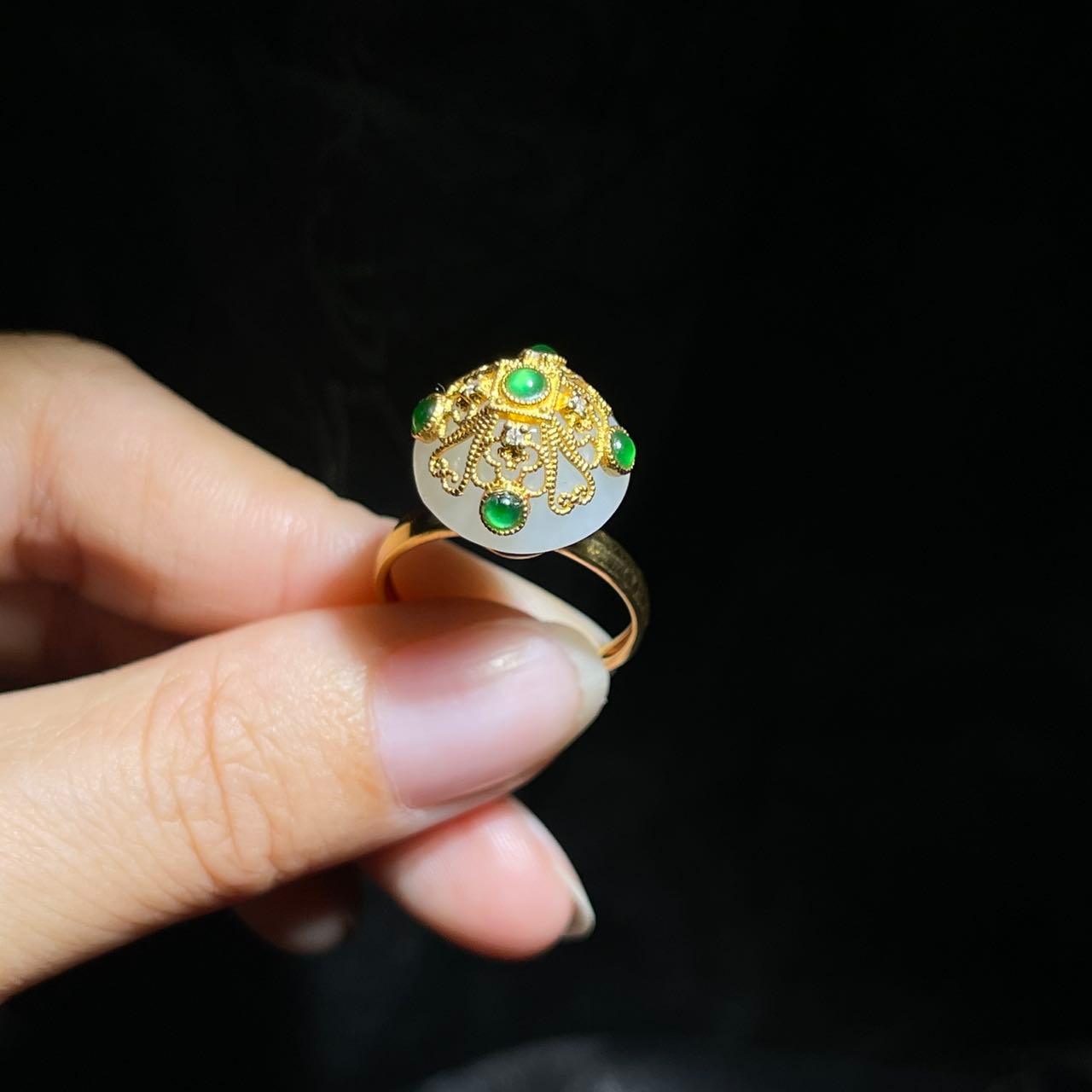 和田玉白玉灯笼金镶戒指（4.8g）