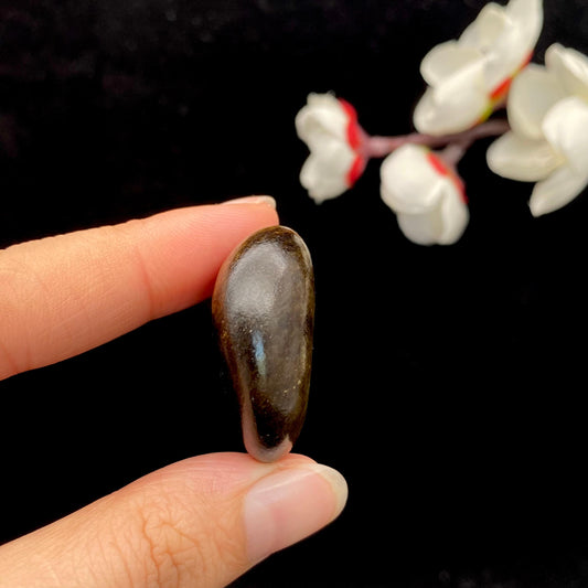 和田玉聚黑皮籽料原石（19.4g）
