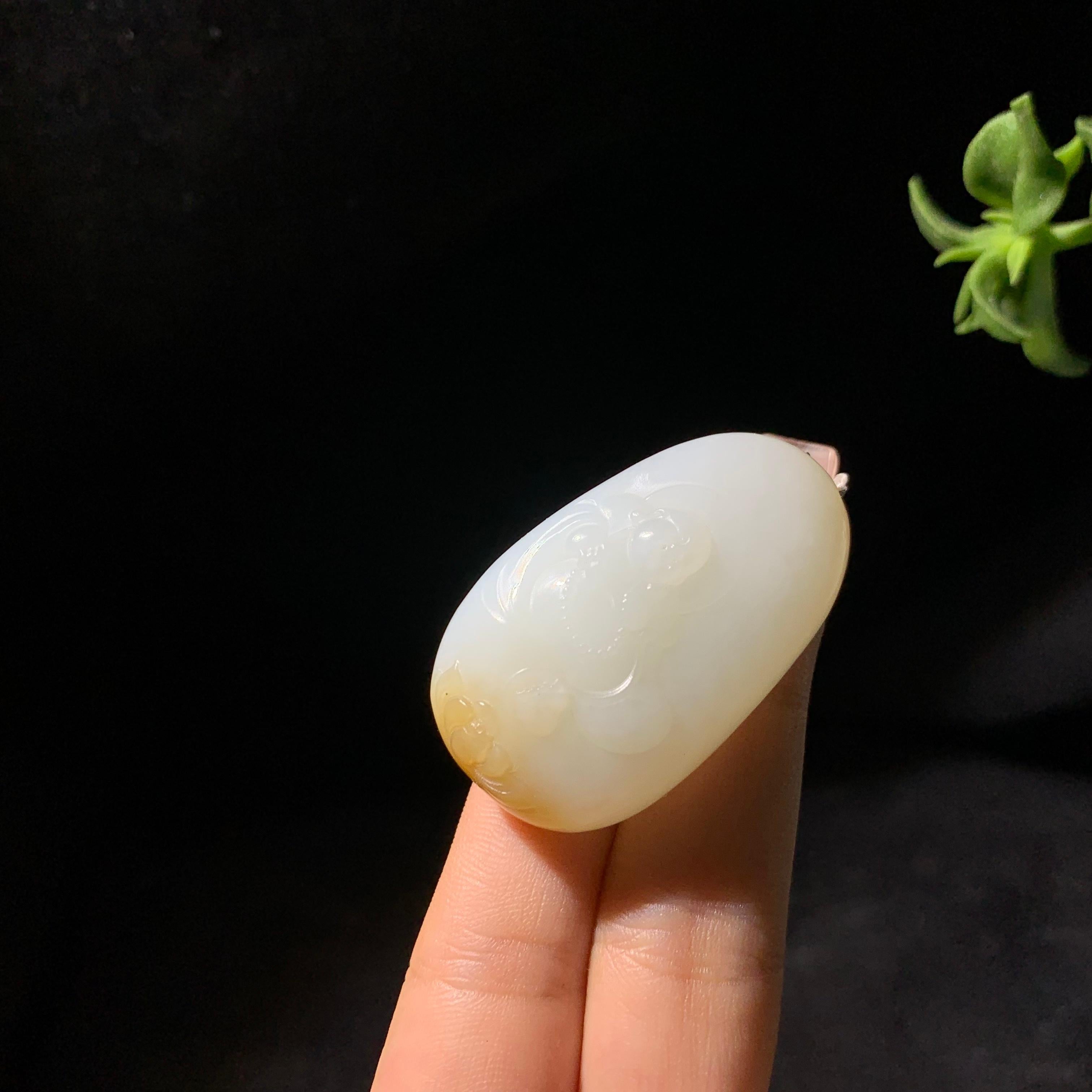 和田山料羊脂白玉佛公（30.8g）
