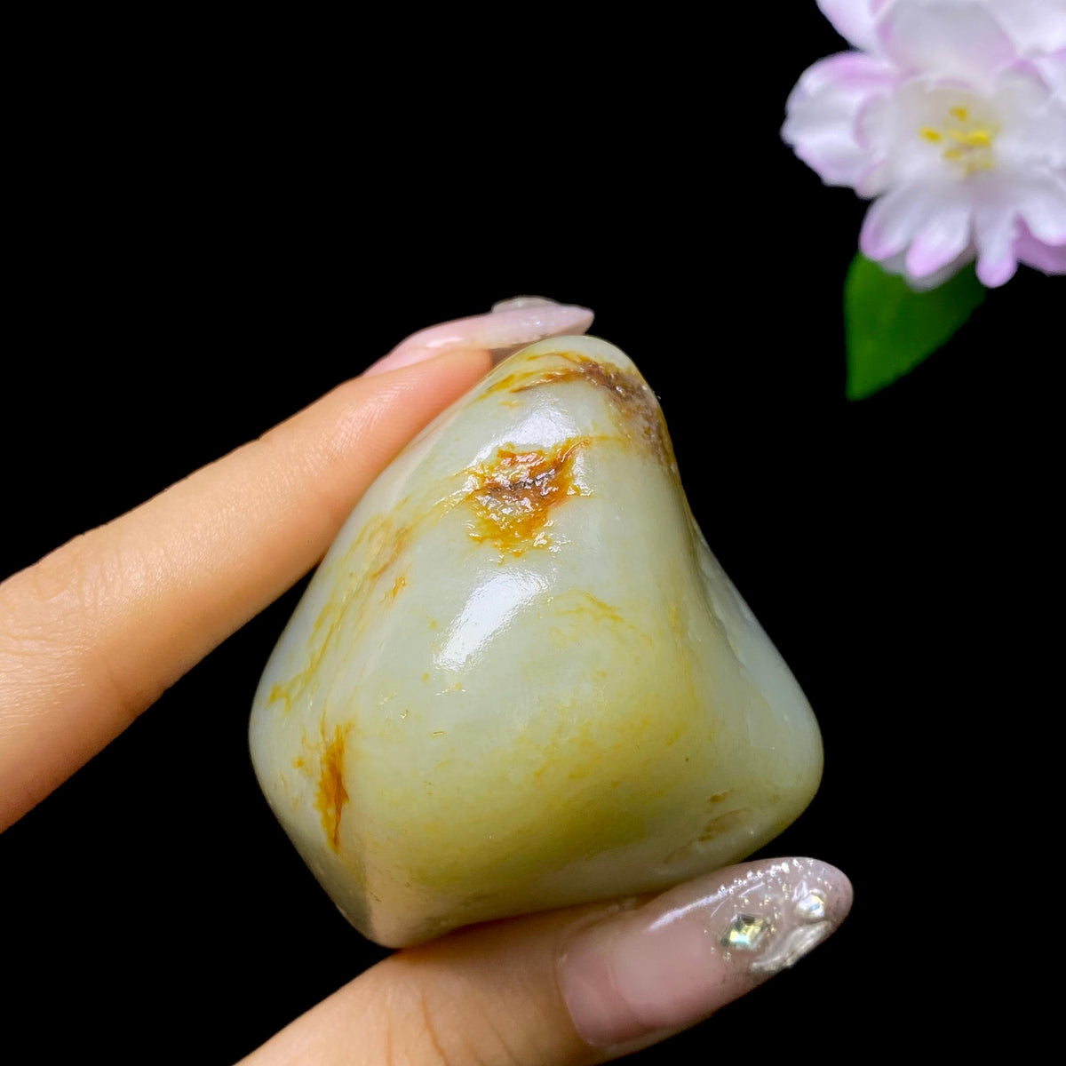 和田玉洒金皮籽料手把件（102.73g）