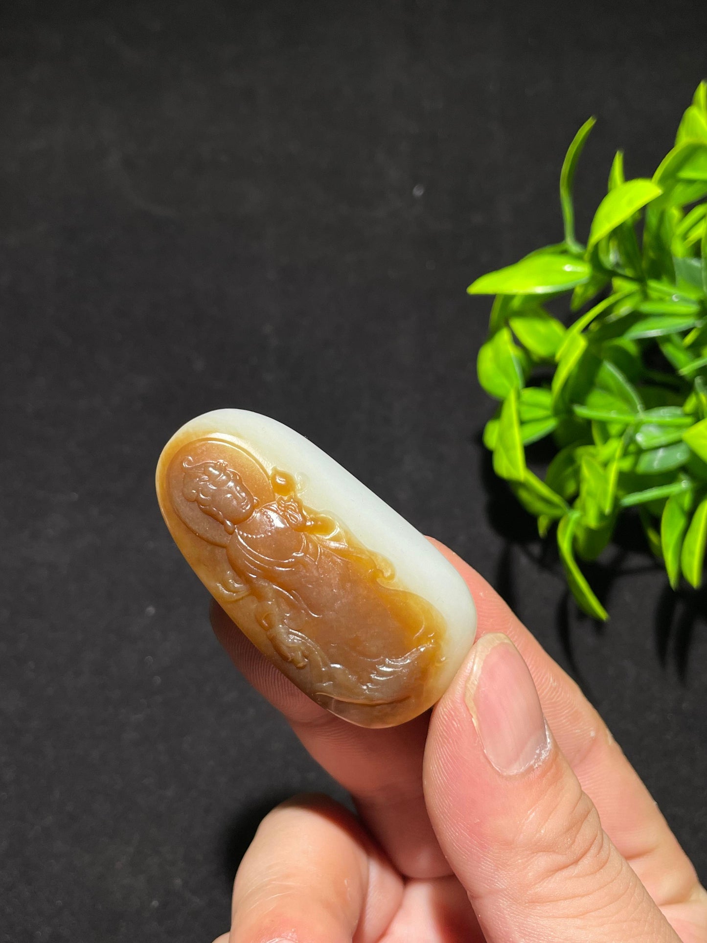 和田糖白玉站观音（36.5g）