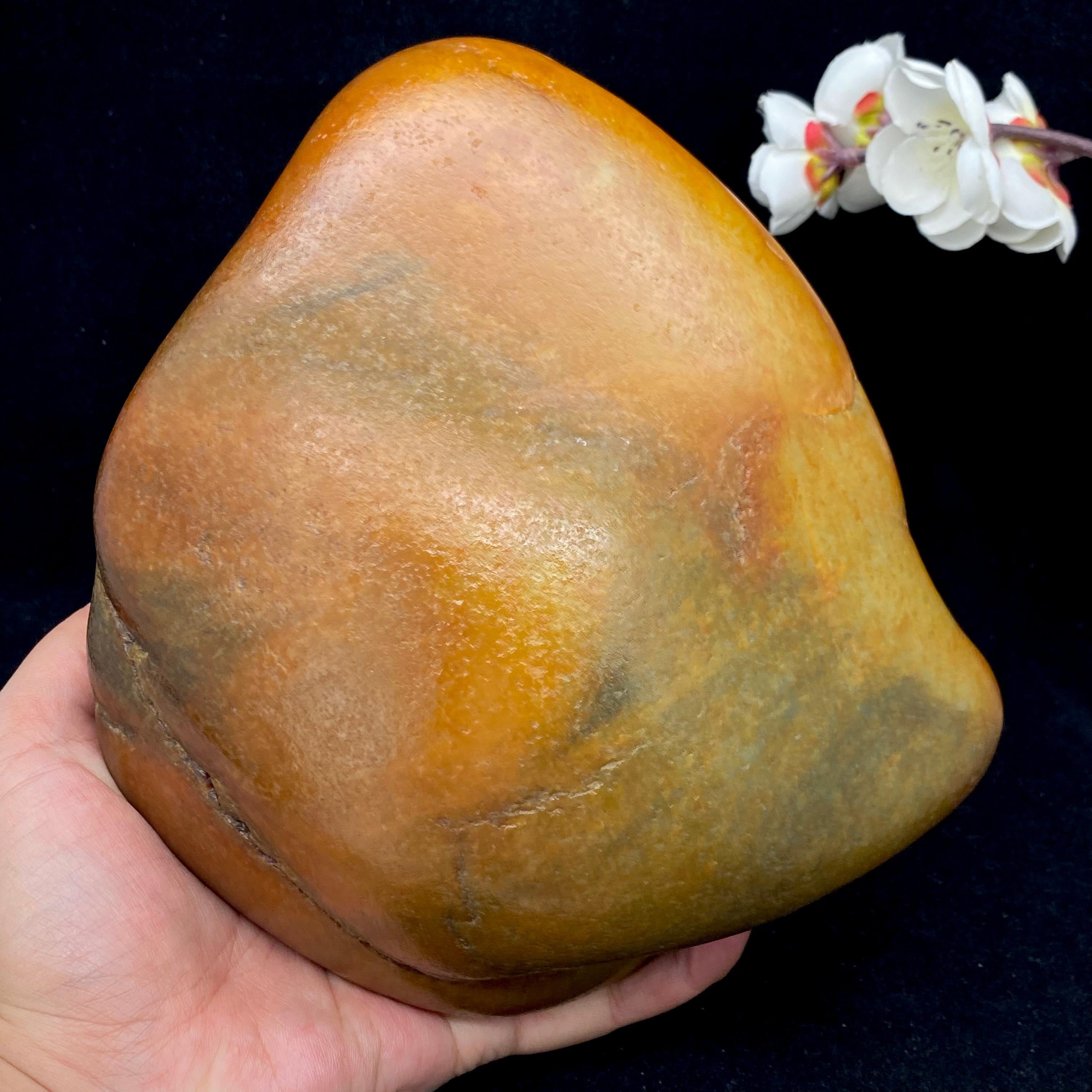 和田玉黄沁皮青花籽料（2710g）