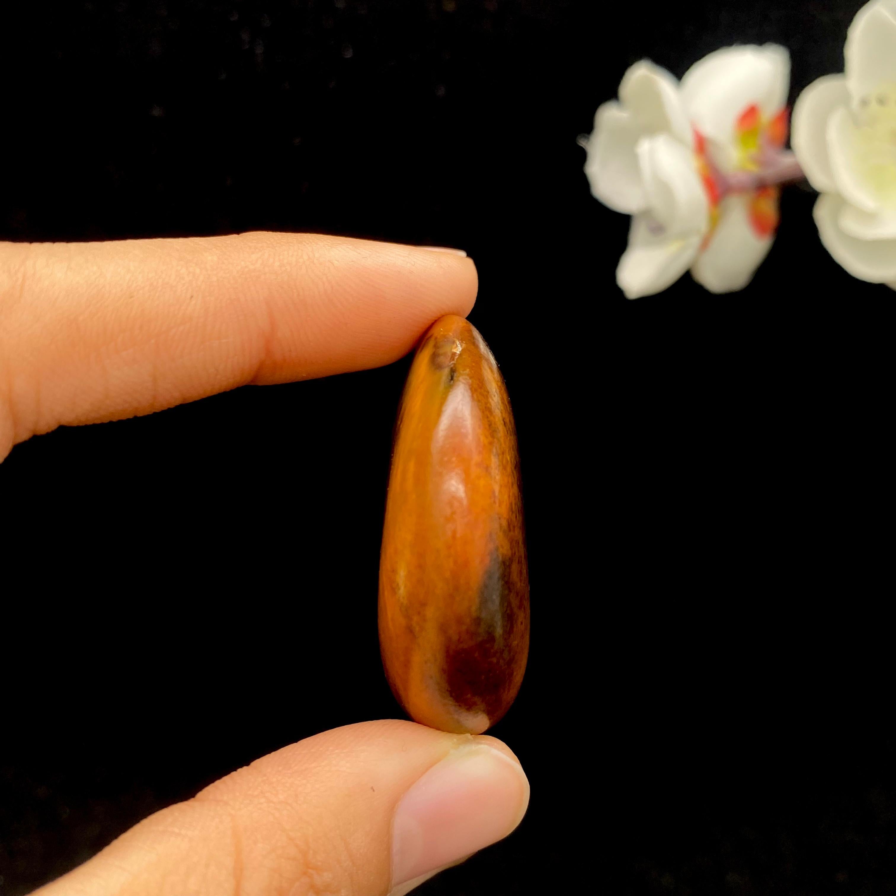 和田玉黄沁皮籽料挂件（35.7g）