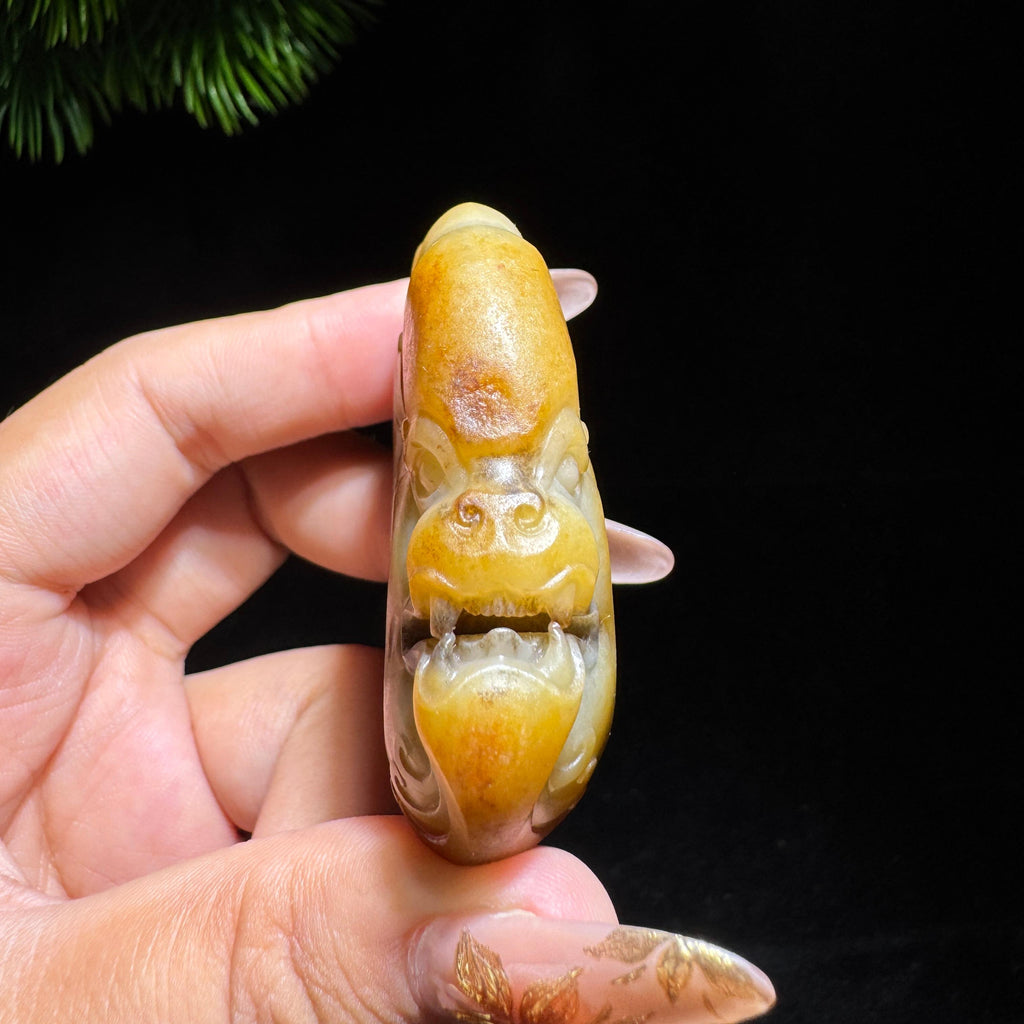 和田玉籽料满皮兽面（82.0g）