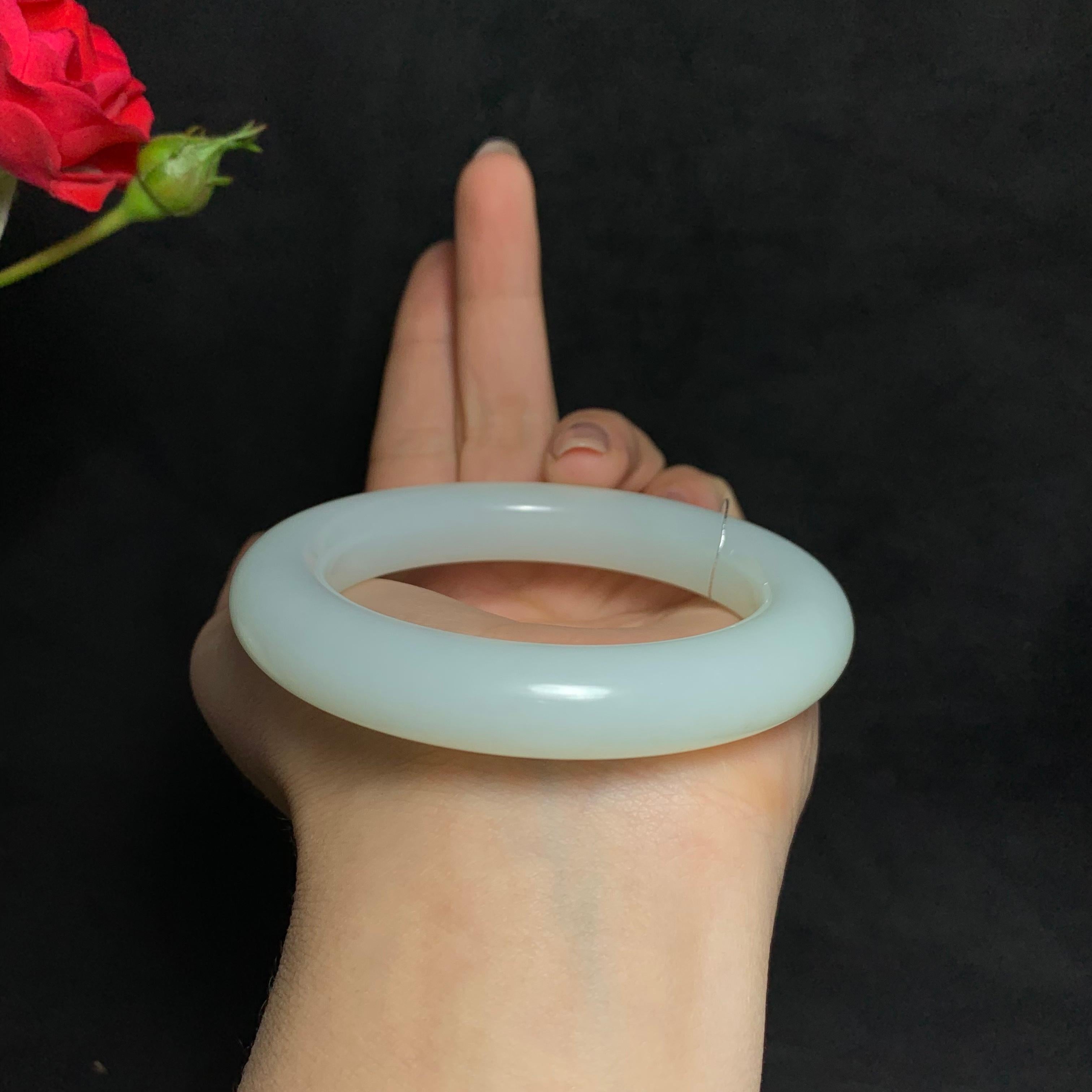 精品和田山料羊脂白玉手镯（75.0g）