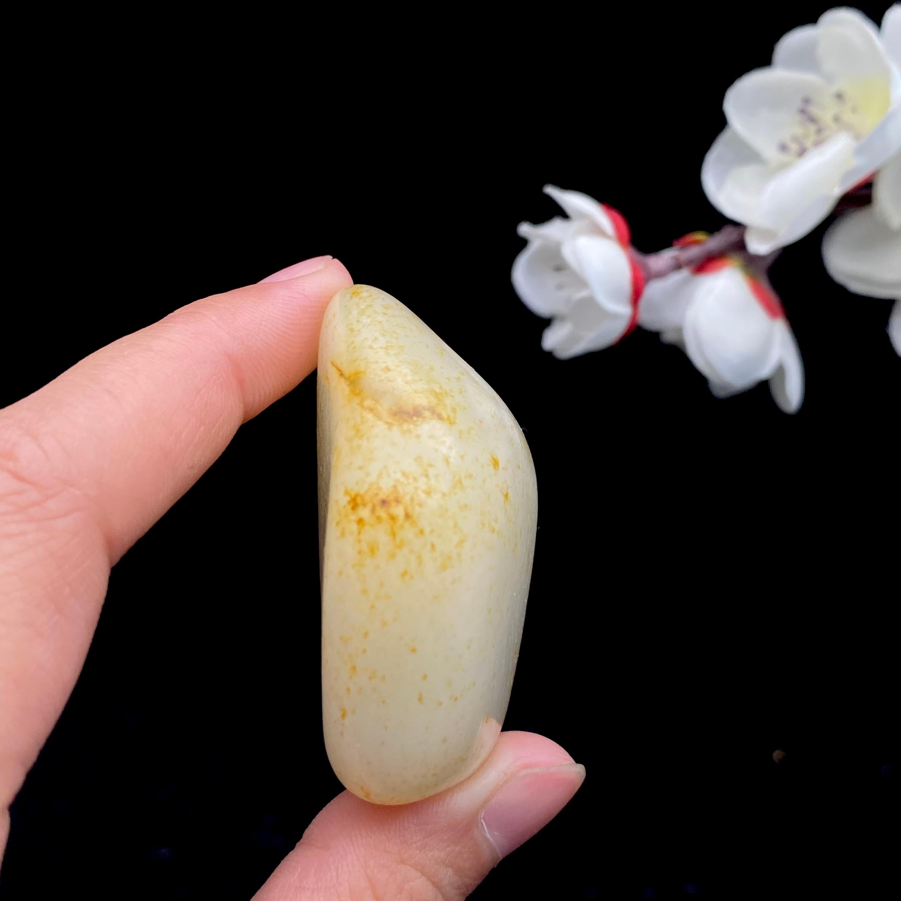 和田玉洒金皮籽料原石（63.6g）