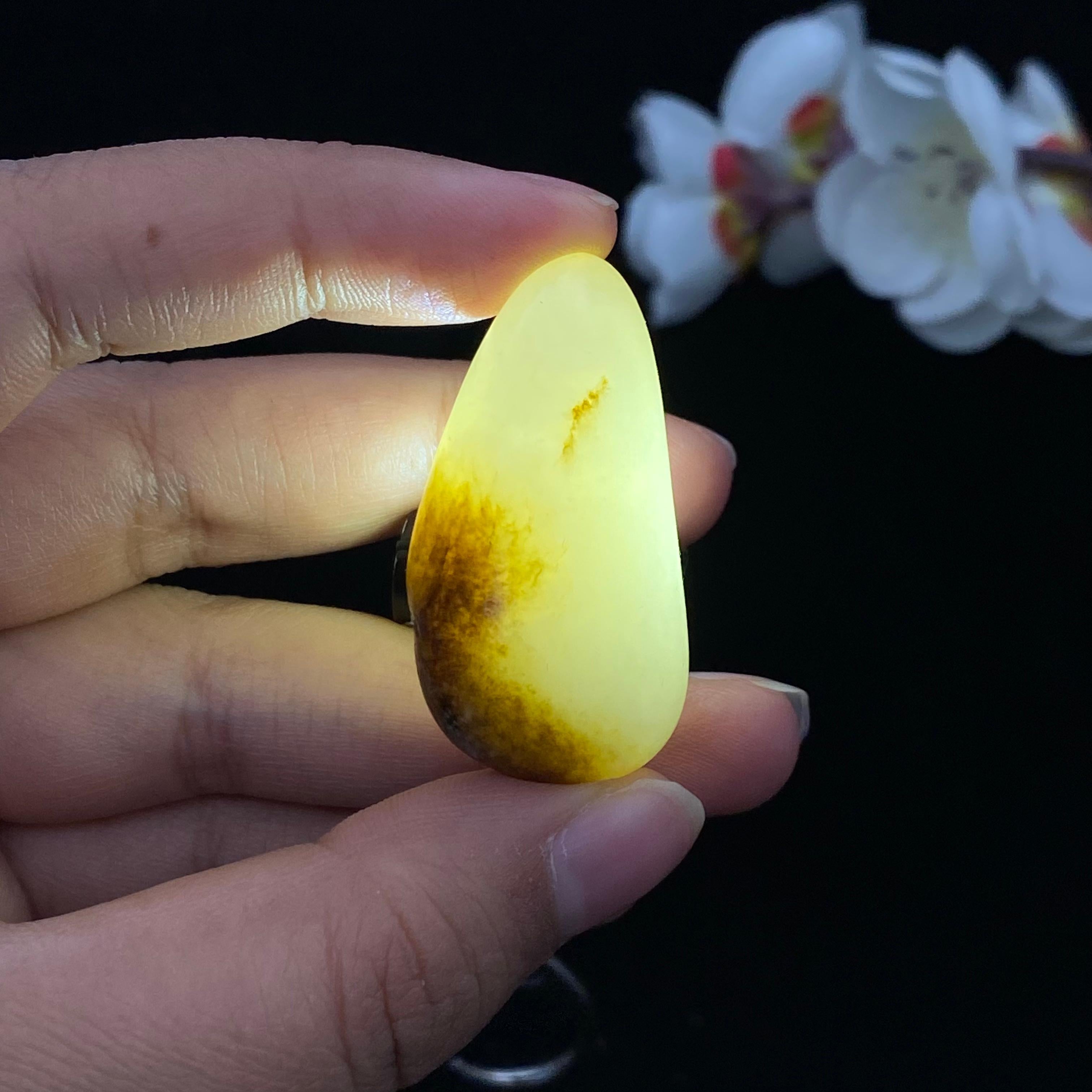 和田玉秋梨皮籽料挂件（23.1g）