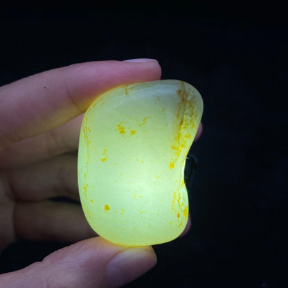 和田玉洒金皮籽料原石（37.4g）