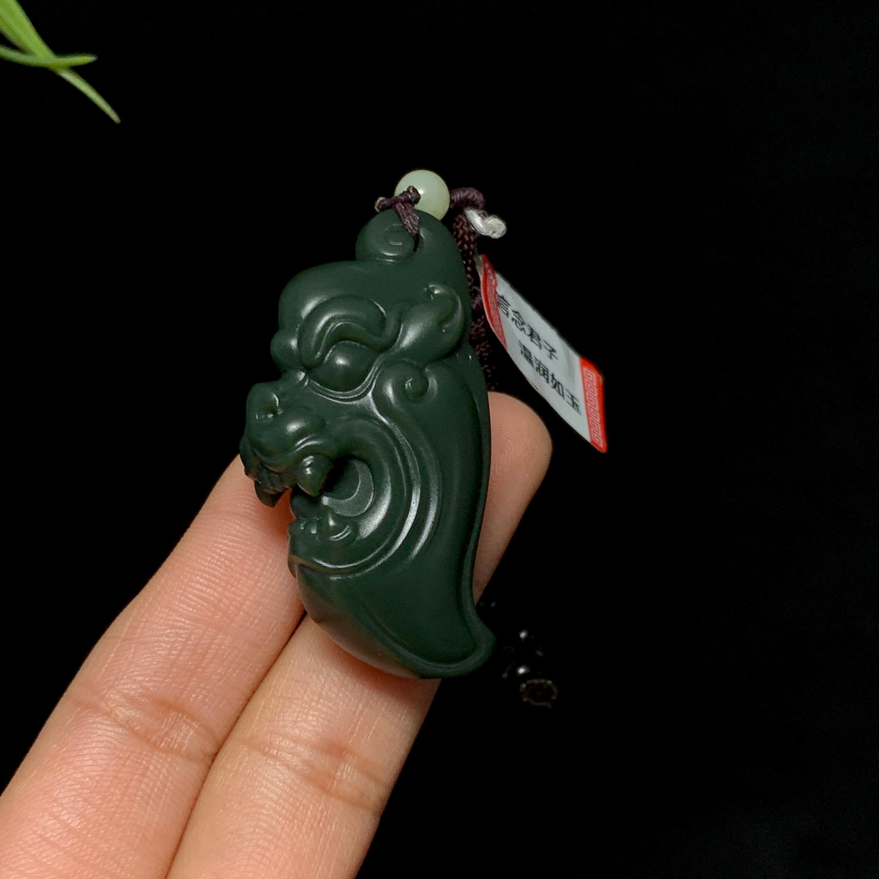 和田玉沙枣青兽面守护（27.5g）