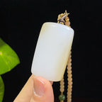 和田玉糖羊脂玉无事牌2603300009（41.7g）