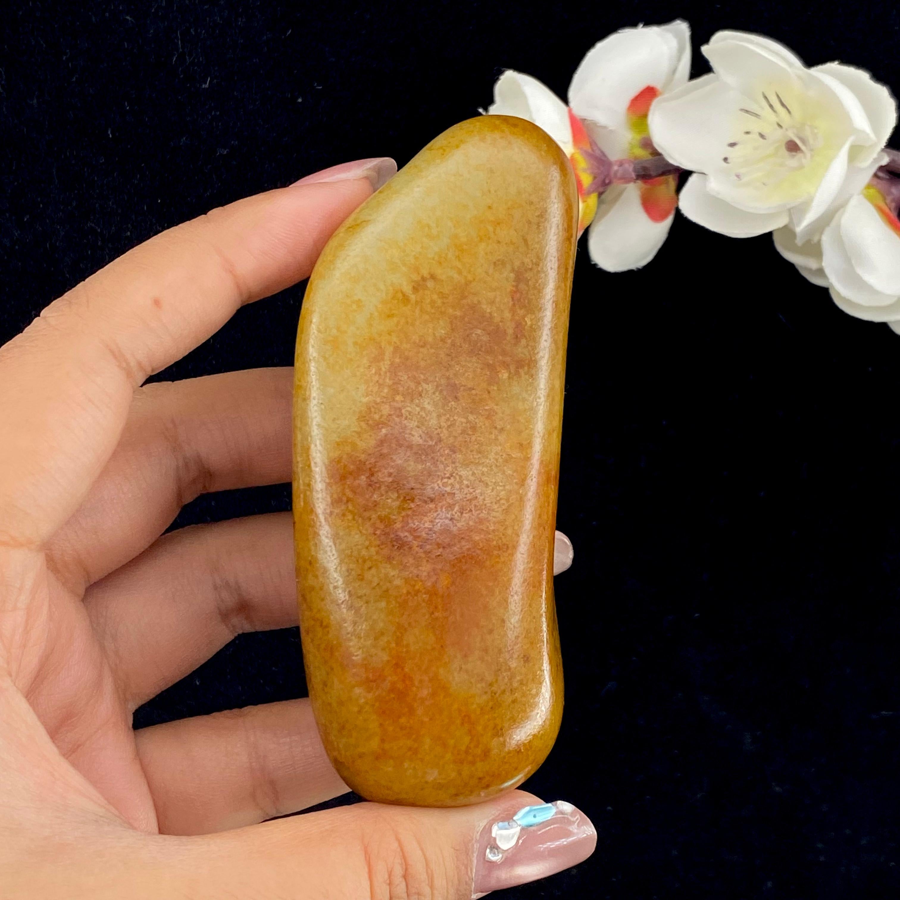 和田玉洒红皮籽料手把件（206.4g）