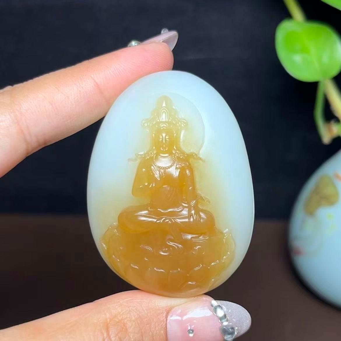 高品质和田玉糖白羊脂玉观音（82.1g）