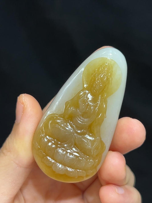 和田玉且末料糖羊脂玉观音（42.2g）