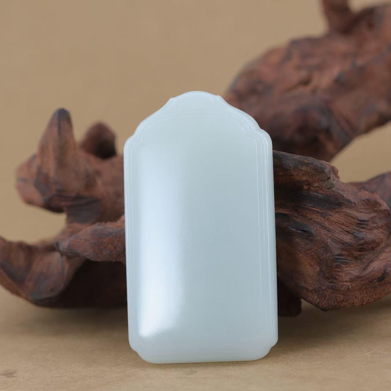 無事牌– 厚德载玉