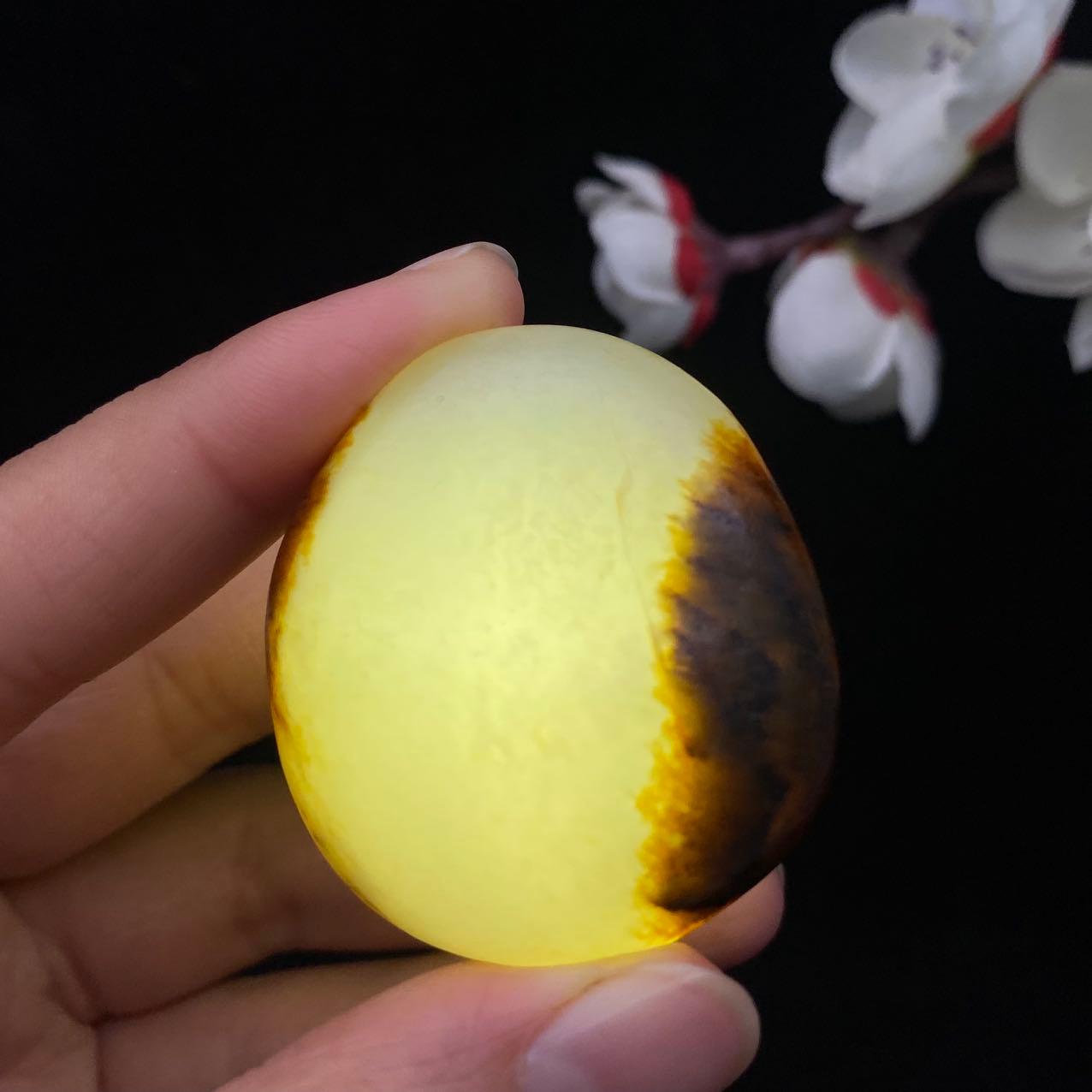 和田玉聚红皮籽料原石（41.7g）