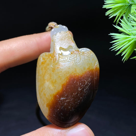 和田玉籽料龙龟挂件（37.1g）