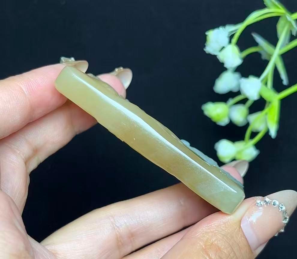 和田玉糖白带翠观音悟道（53.2g）