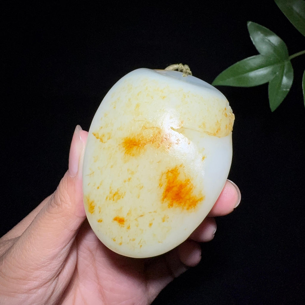 和田玉籽料雄鸡手把件（141.3g）