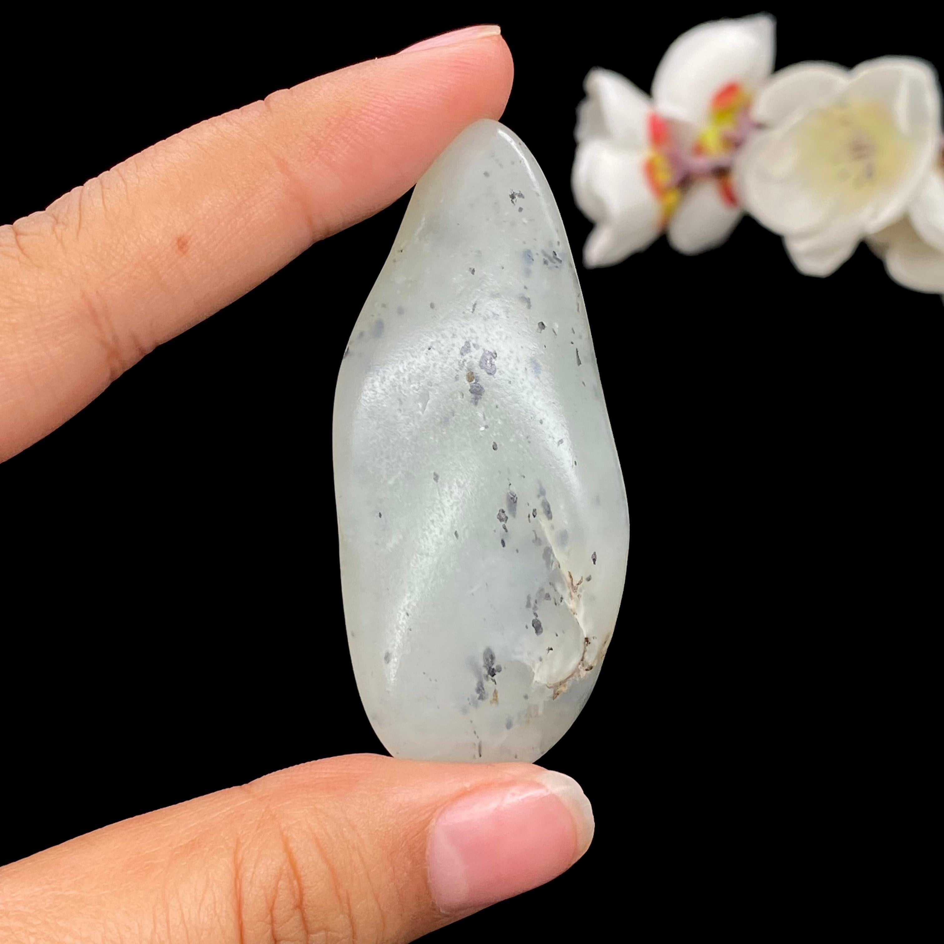 【超值推荐】和田玉青花籽料挂件（27.1g）