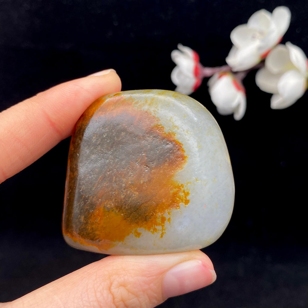 和田玉聚红皮青花籽料原石（64.6g）