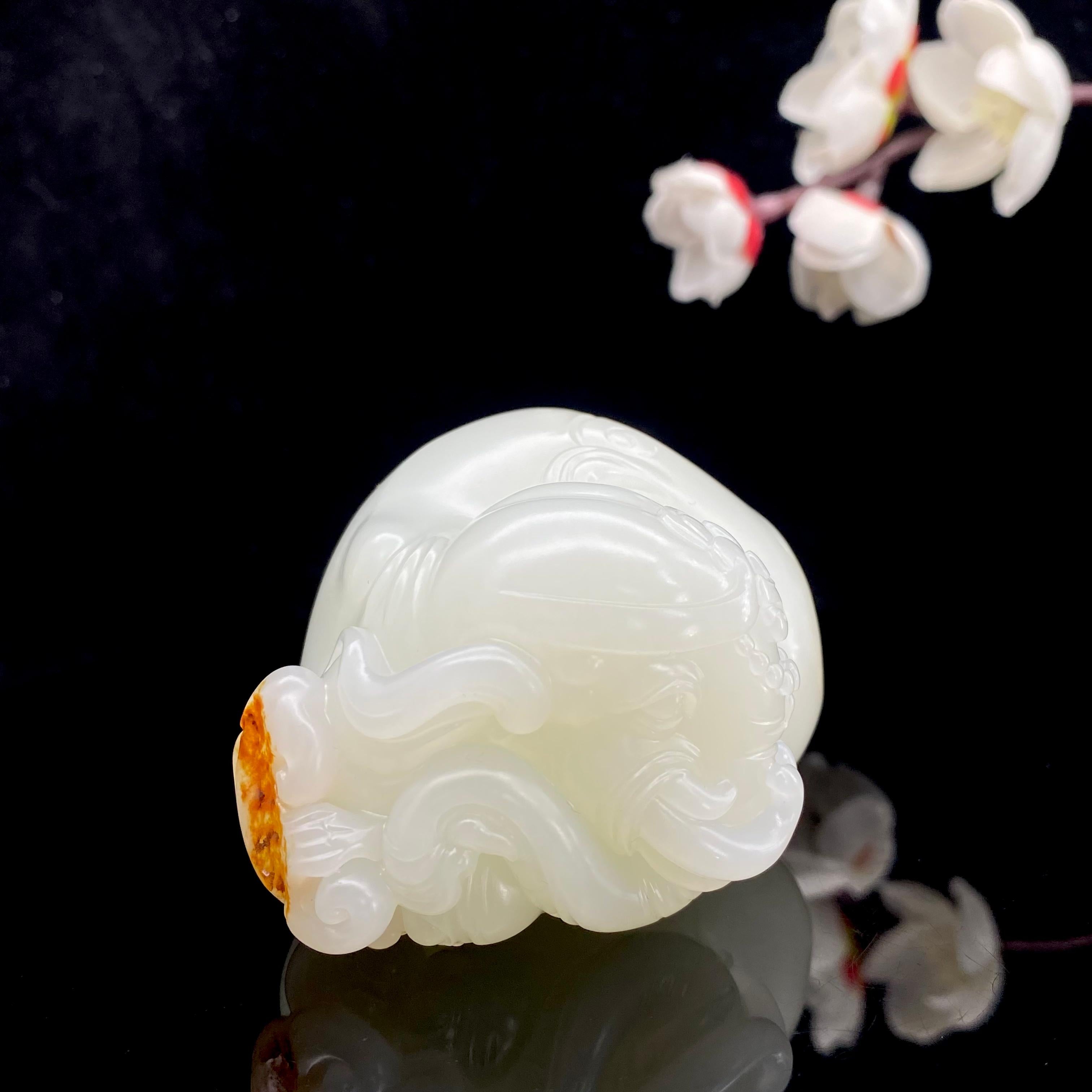 和田玉籽料【大象】手把件（247g）