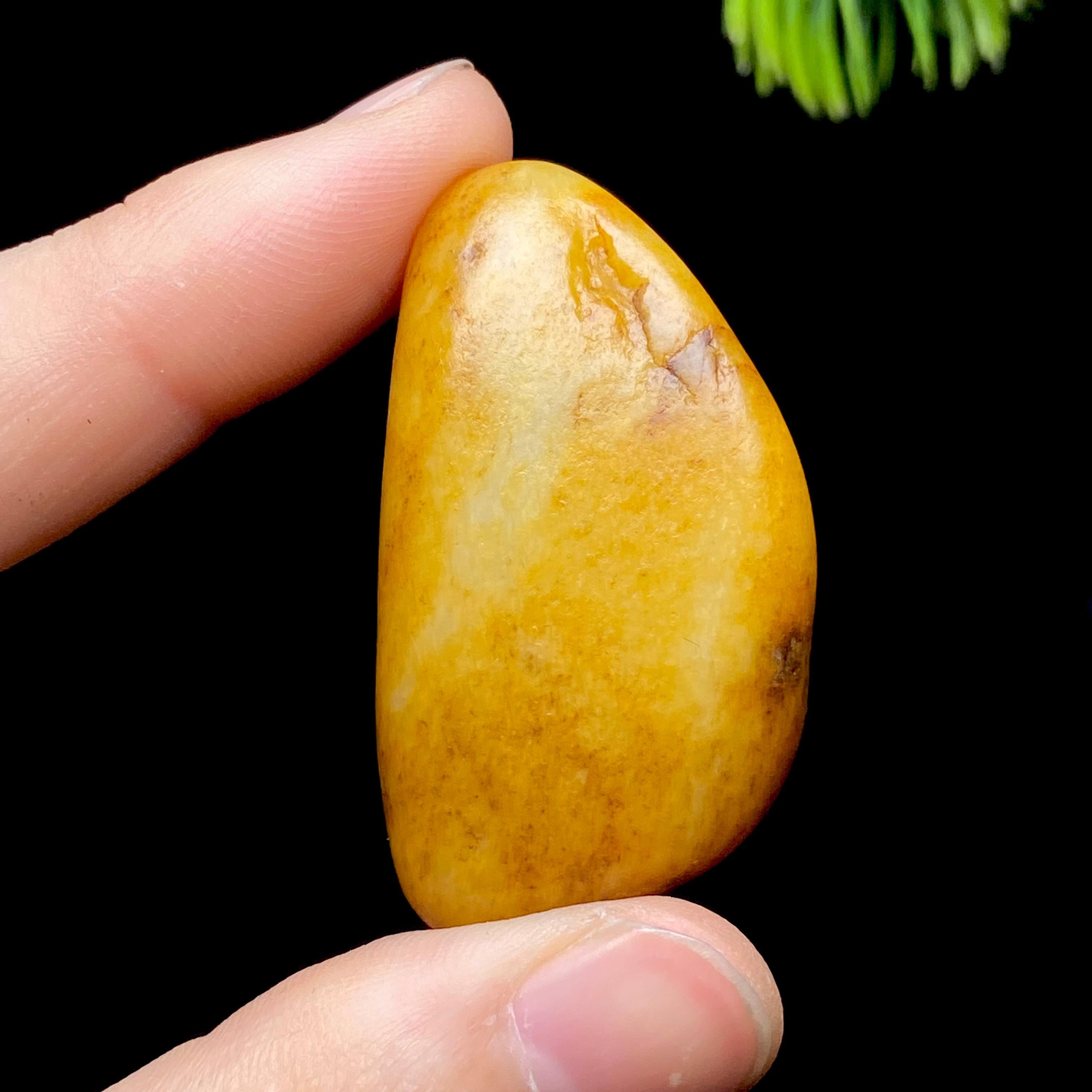 和田玉黄沁皮籽料（22.4g）