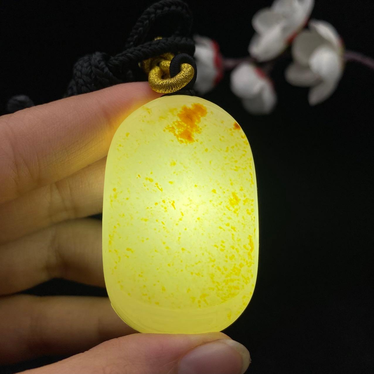 和田玉籽料【平安无事牌】（47.6g）