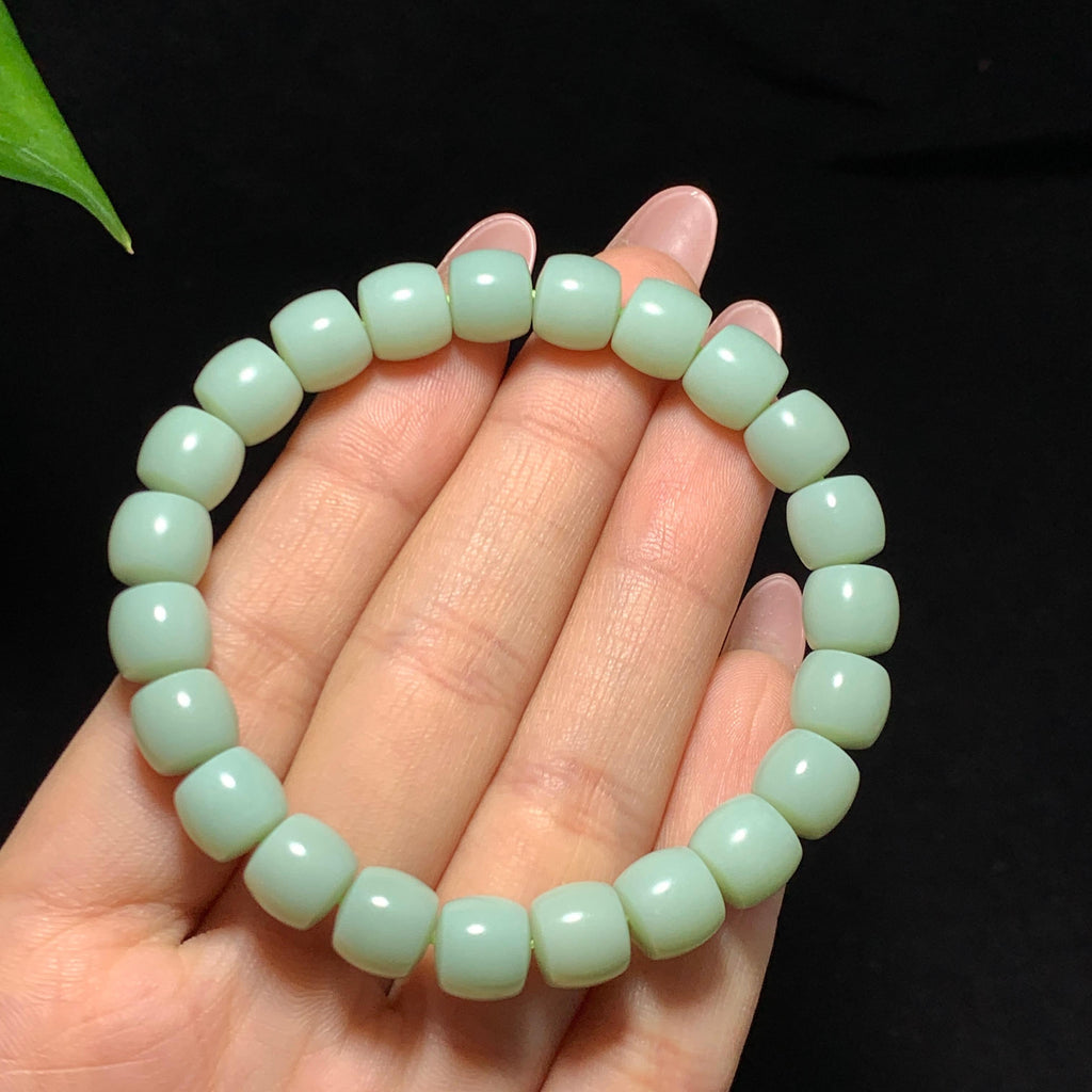 和田山料碧玉粉青老型珠手串（27.0g）