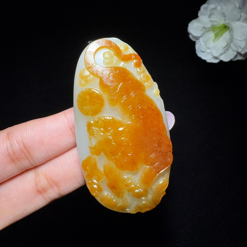 和田玉籽料虎虎生威挂件（52.2g）