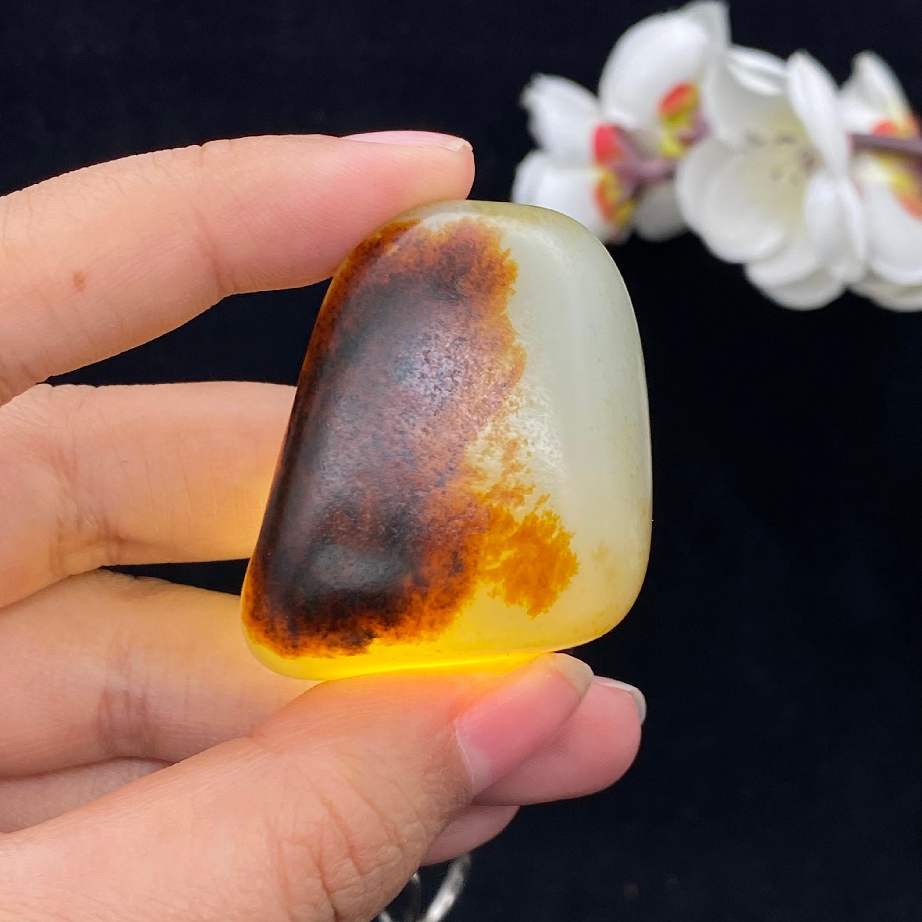 和田玉黑红皮籽料（54.1g）