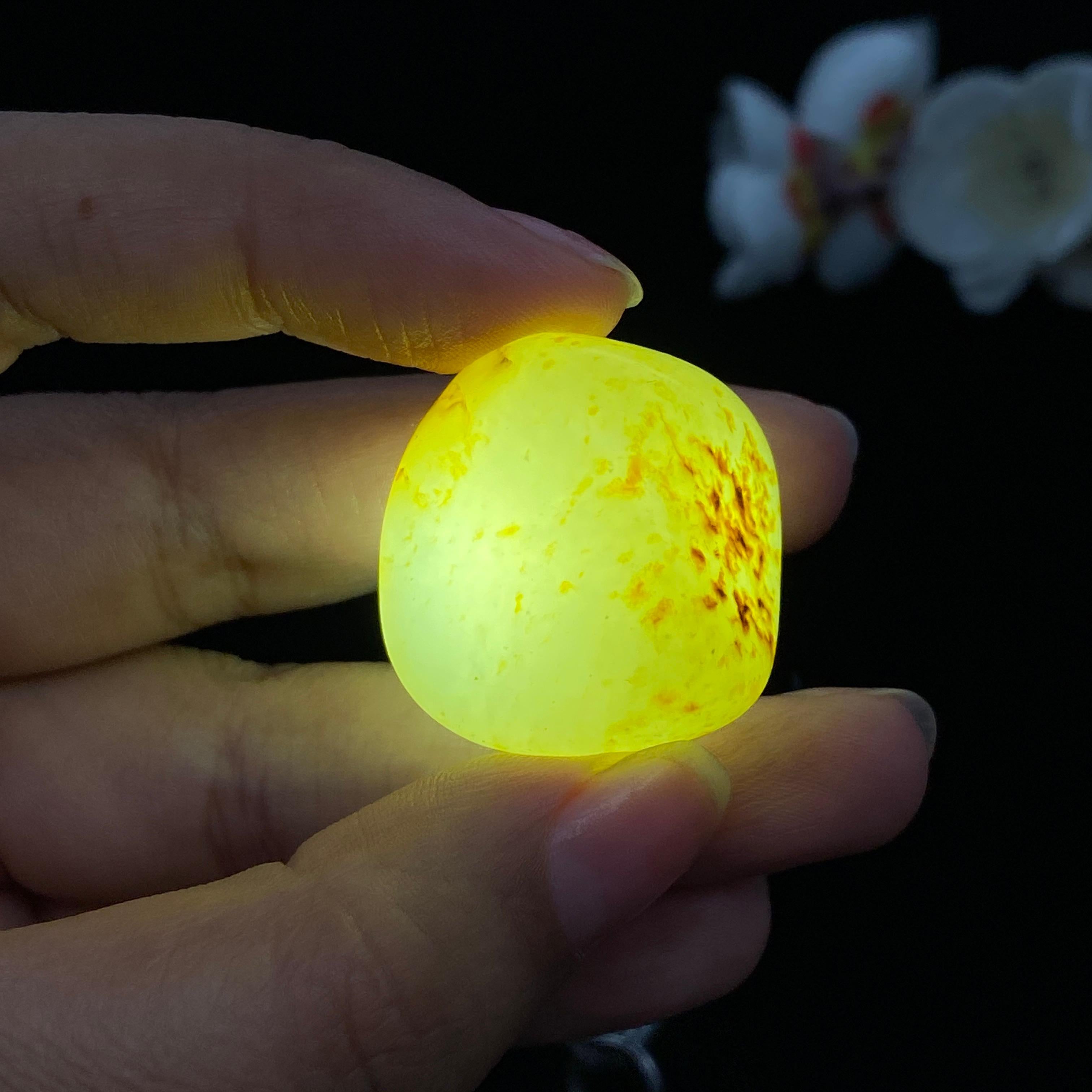 和田玉洒金皮籽料挂件（21.1g）