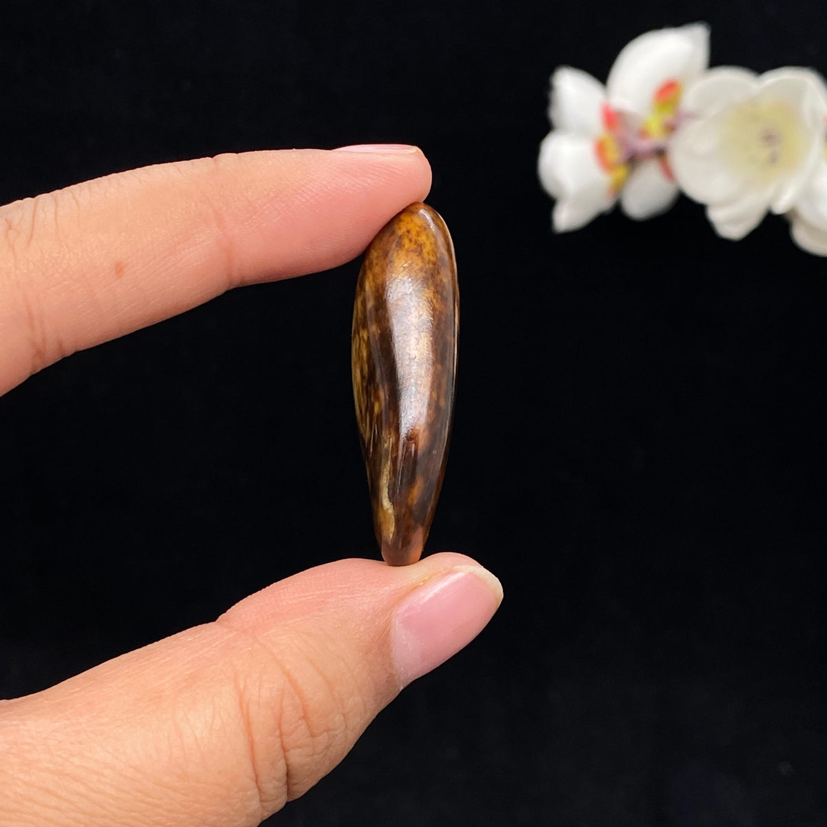 和田玉秋梨黄皮籽料挂件（16.5g）