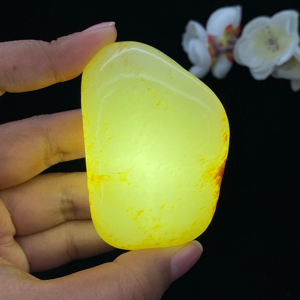 和田玉洒红皮籽料手把件（137.3g）