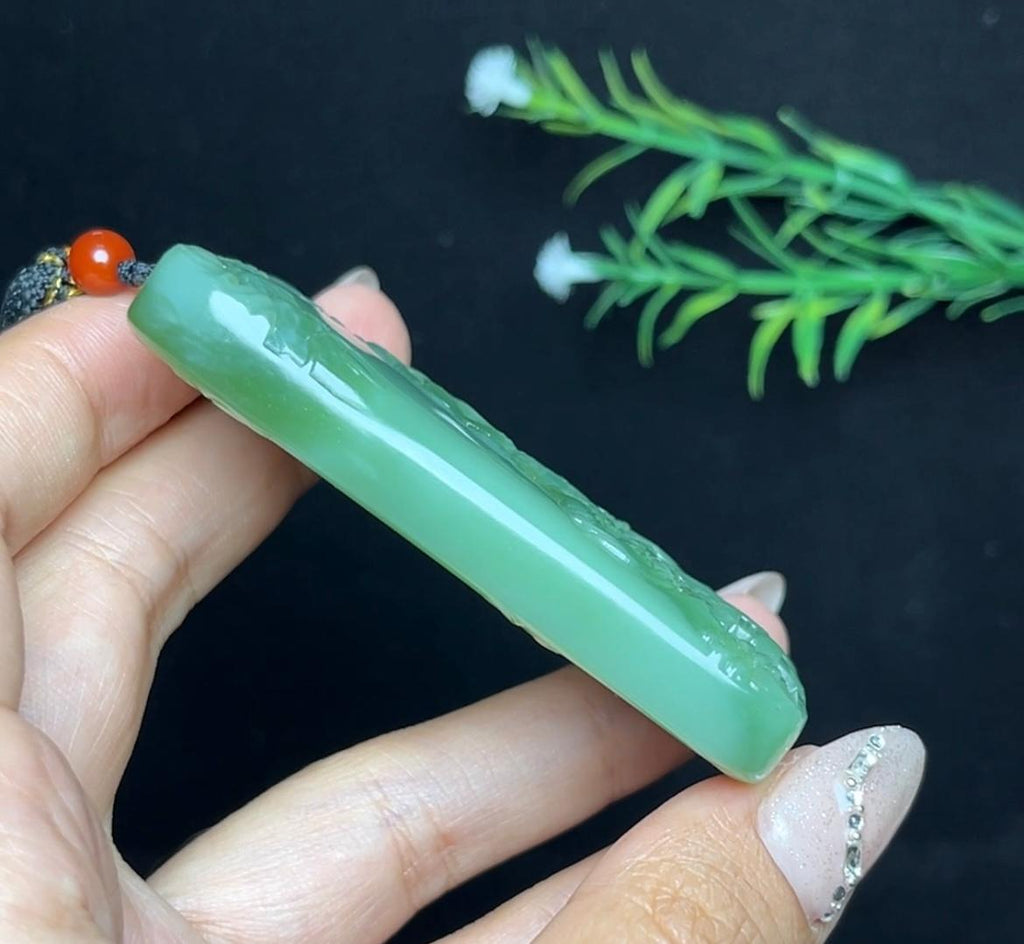 和田玉碧玉粉青猫眼御龙山水牌（75.3g）