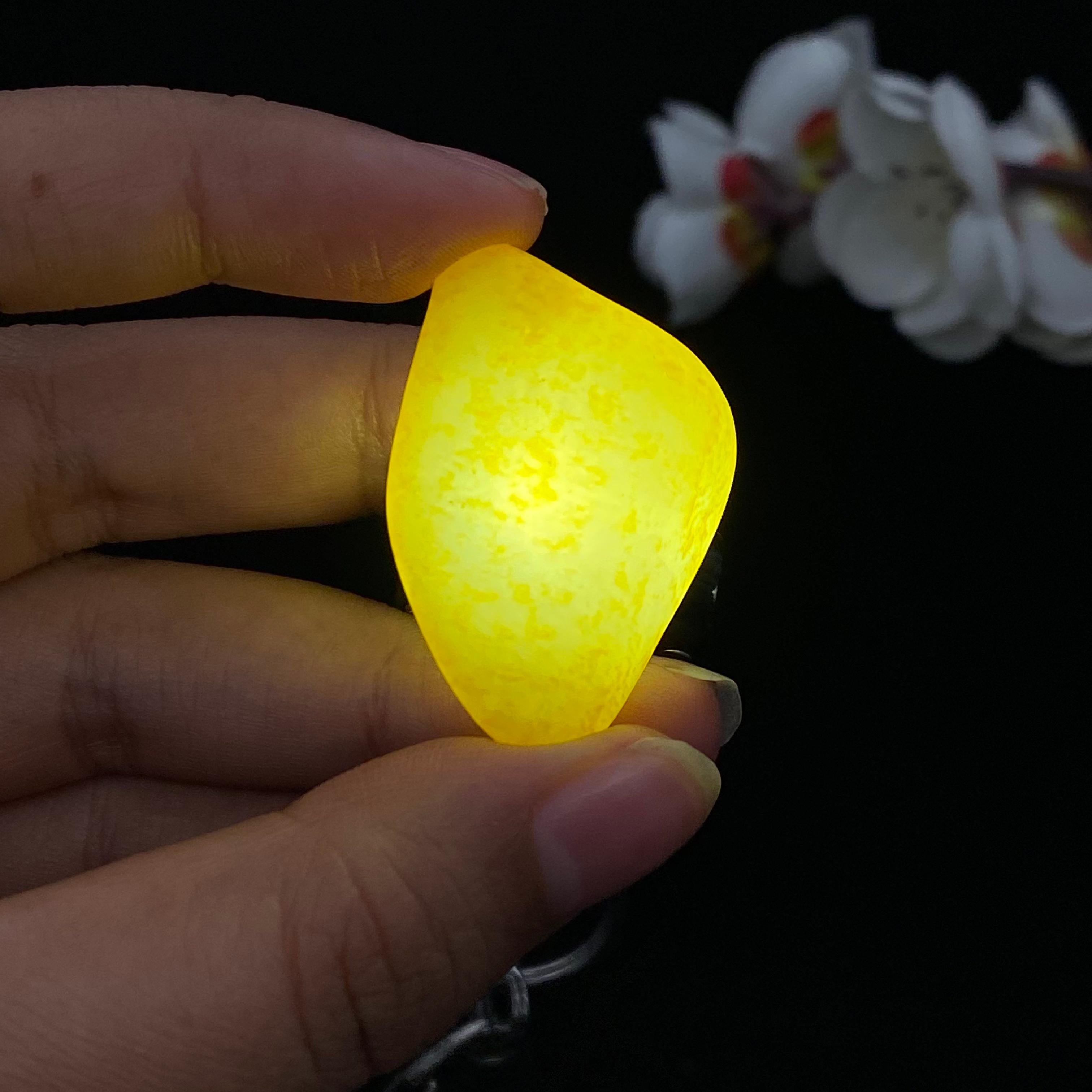 和田玉满洒金皮籽料吊坠籽（13.6g）