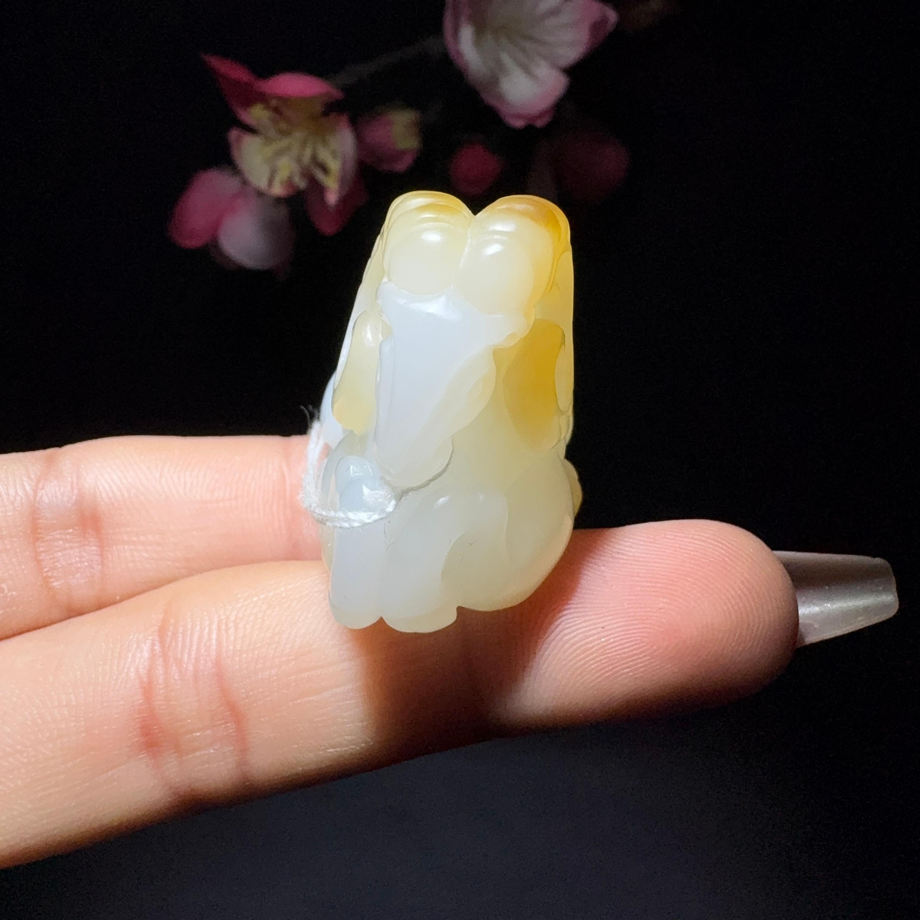 和田玉糖白挂件羊（29.4g）