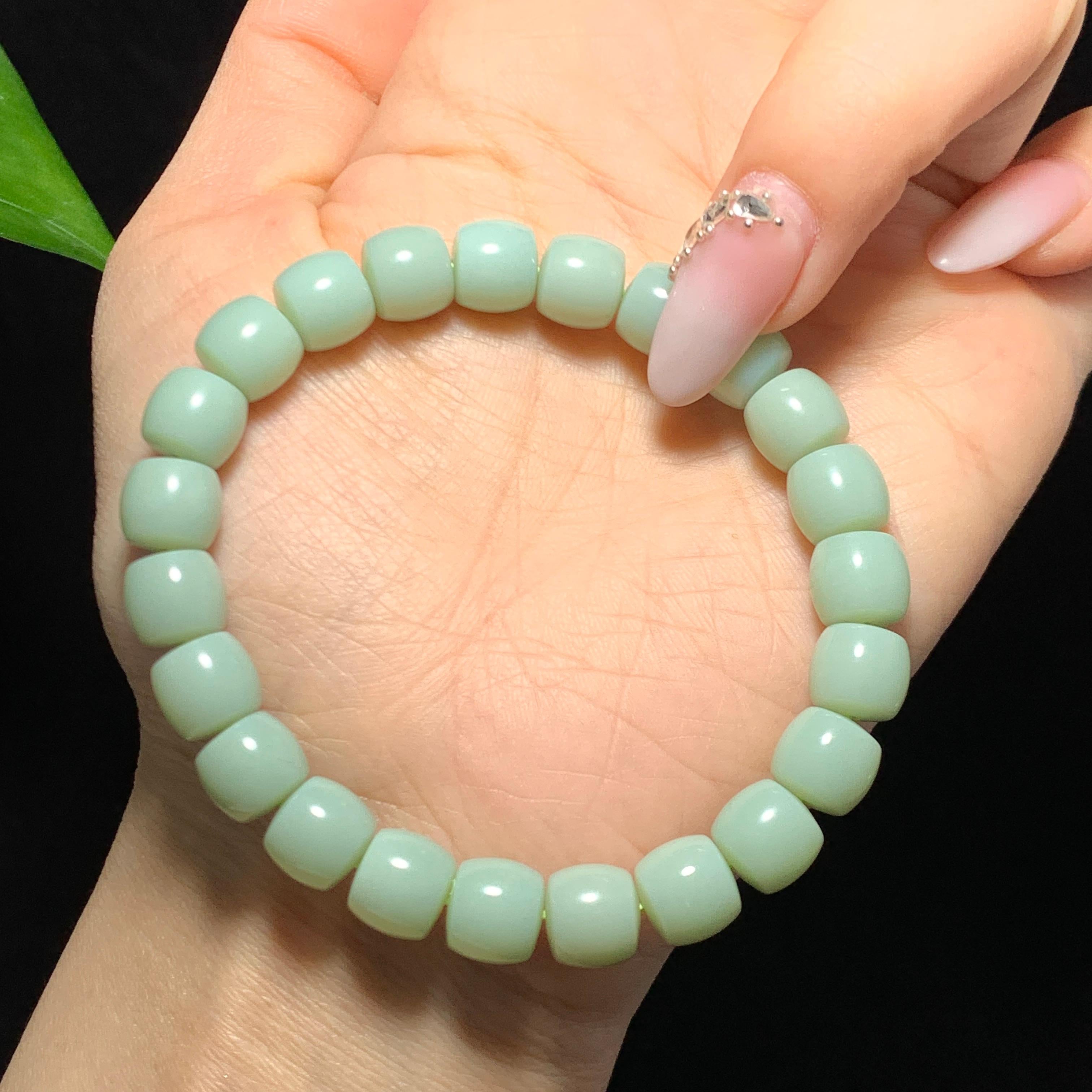 和田山料碧玉粉青老型珠手串（27.0g）